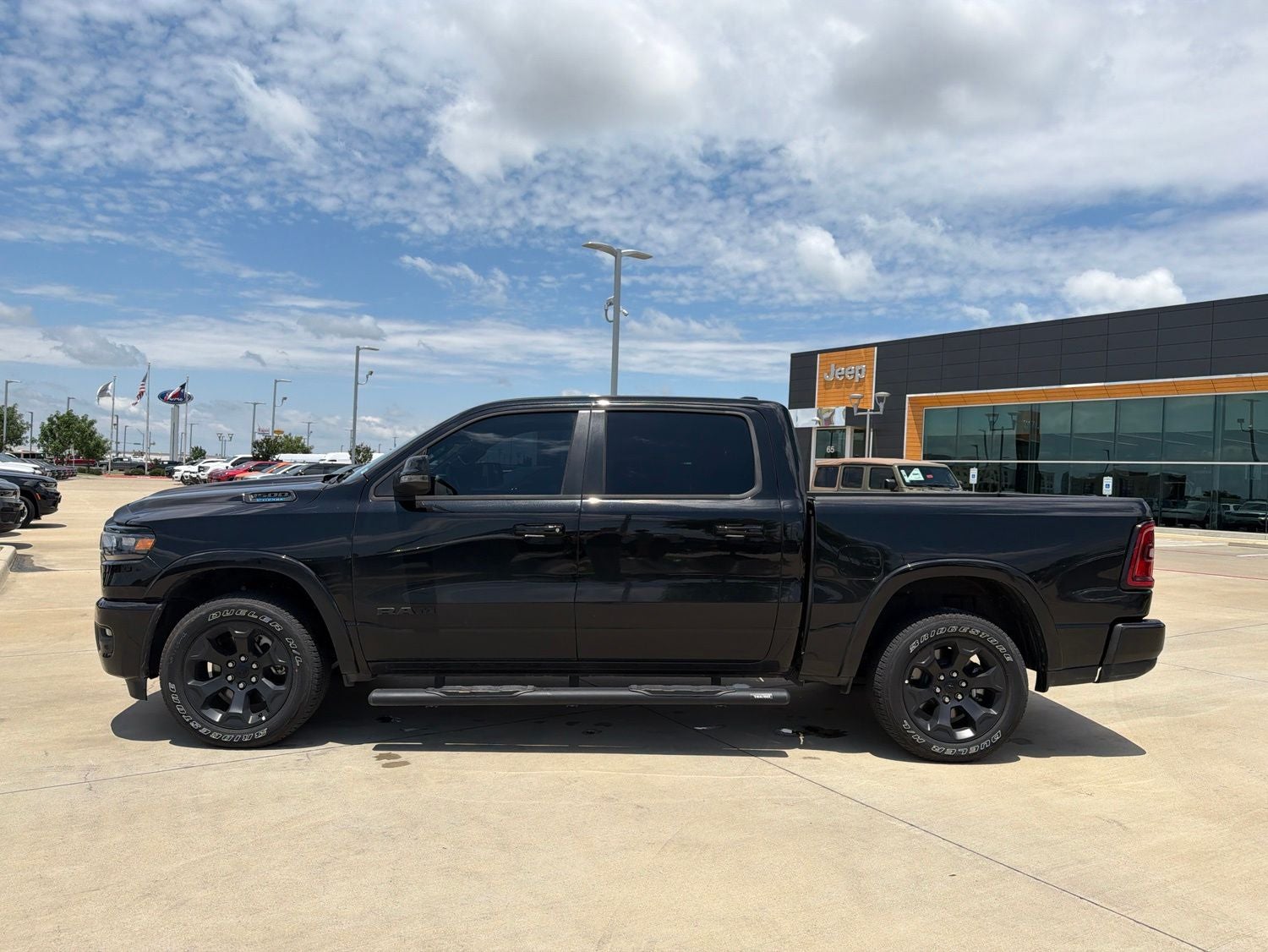 2025 RAM 1500 Big Horn/Lone Star 4x4 Crew Cab 5'7's photo