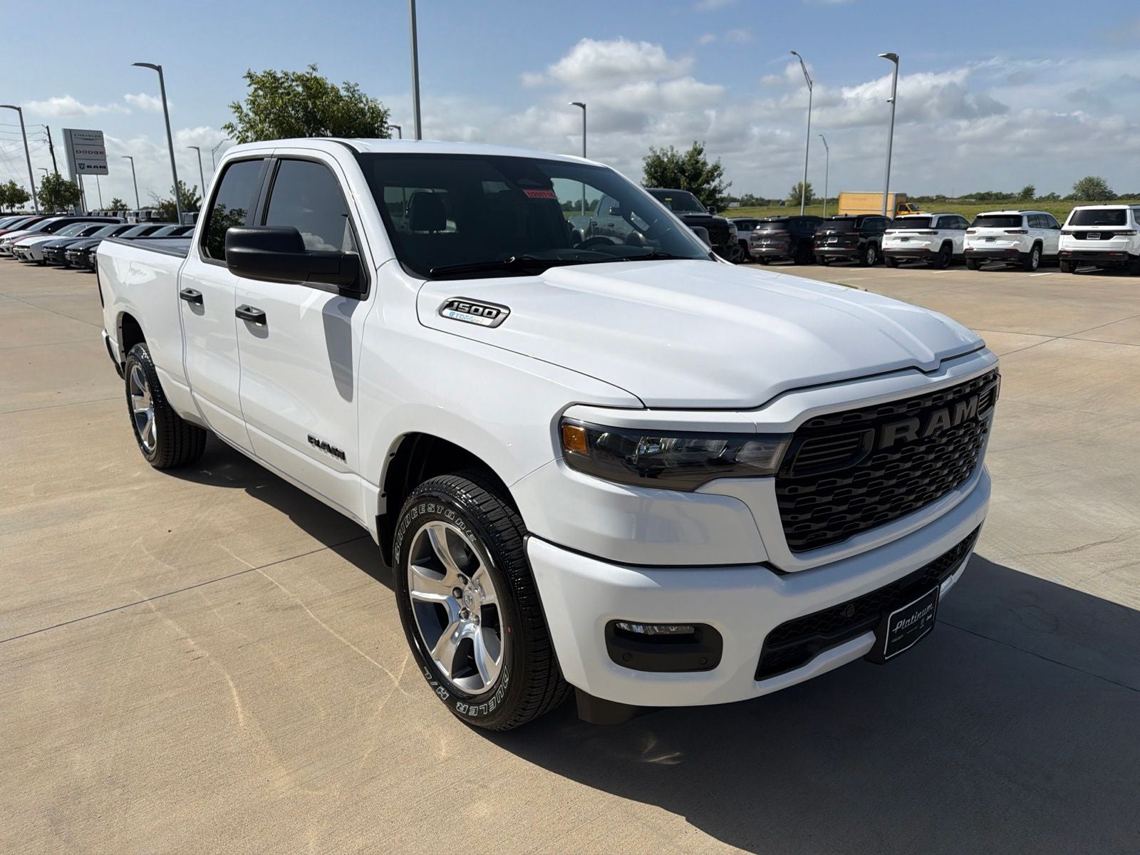 2026 RAM Ram 1500 RAM 1500 EXPRESS QUAD CAB 4X2 6'4' BOX