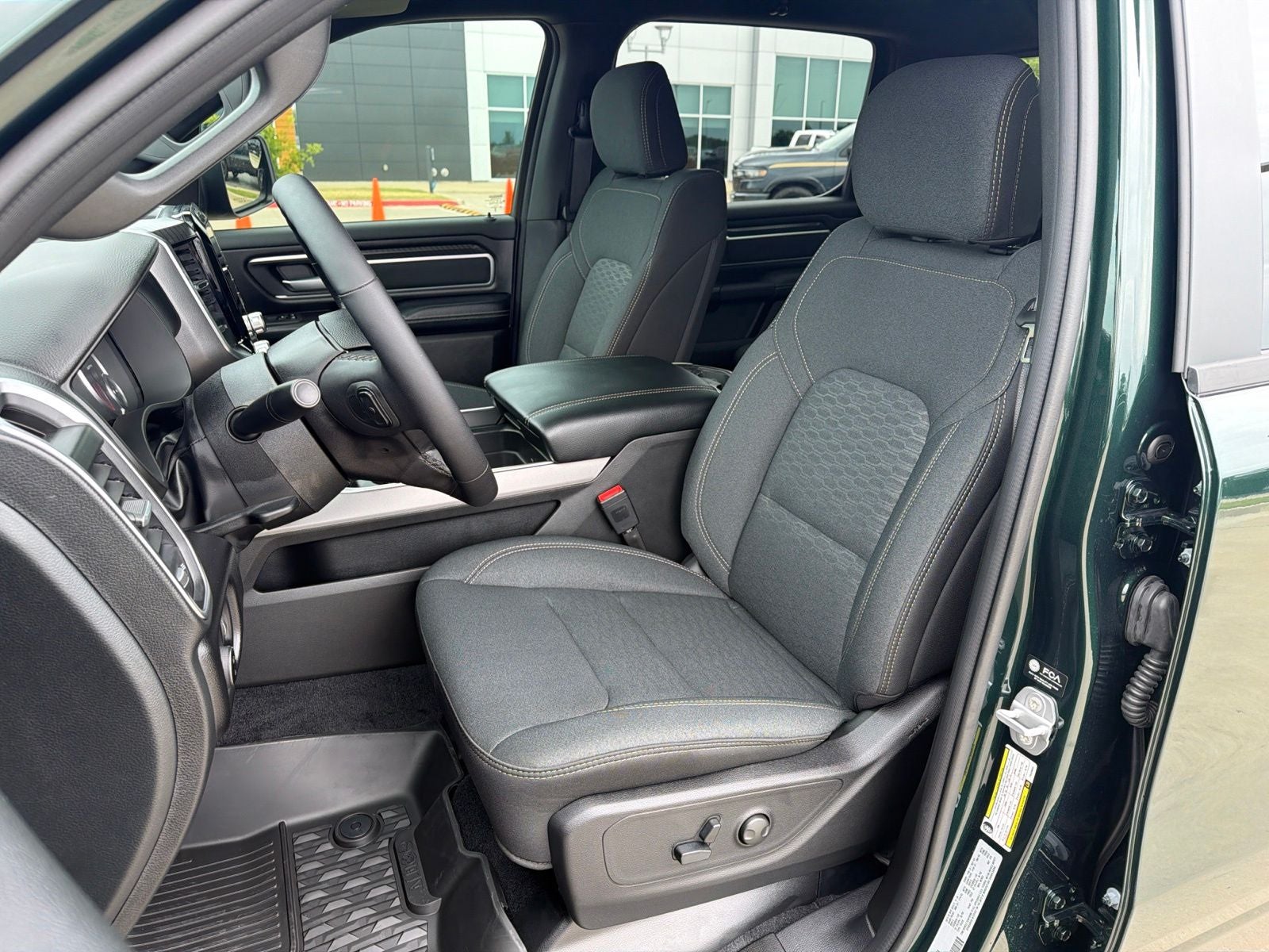 2026 RAM Ram 1500 RAM 1500 LONE STAR CREW CAB 4X4 5'7' BOX