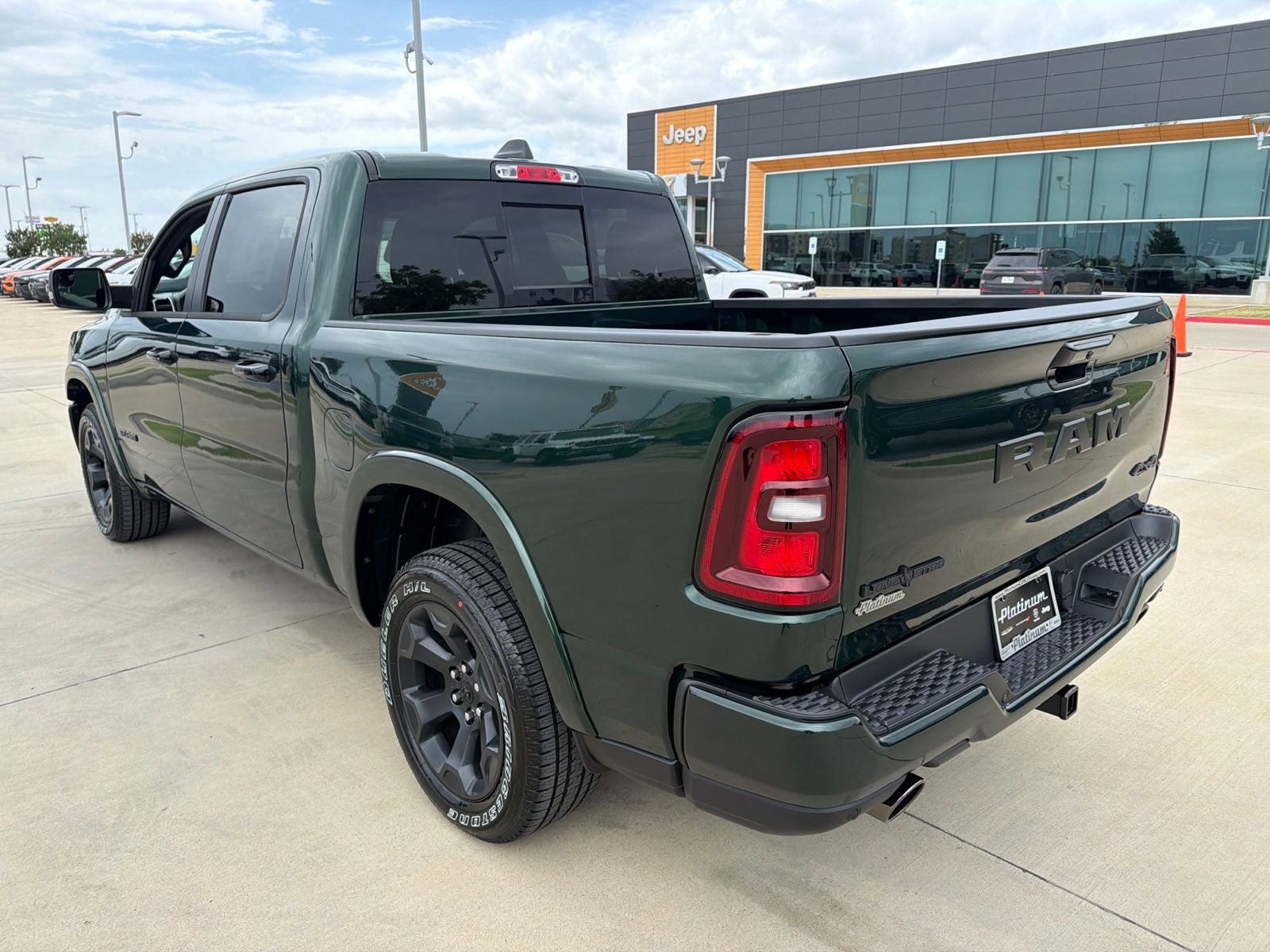 2026 RAM Ram 1500 RAM 1500 LONE STAR CREW CAB 4X4 5'7' BOX