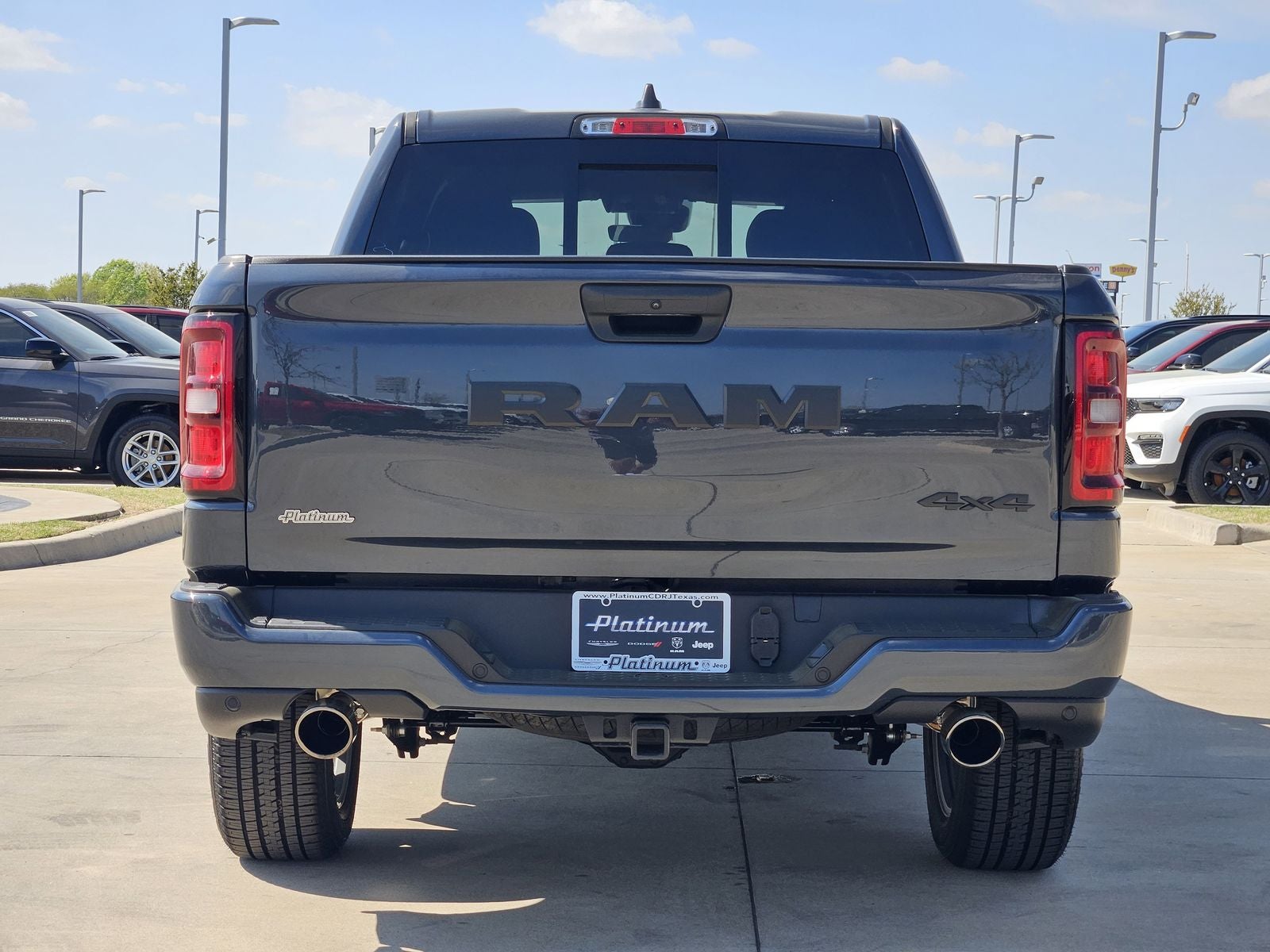 2026 RAM Ram 1500 RAM 1500 EXPRESS CREW CAB 4X4 5'7' BOX