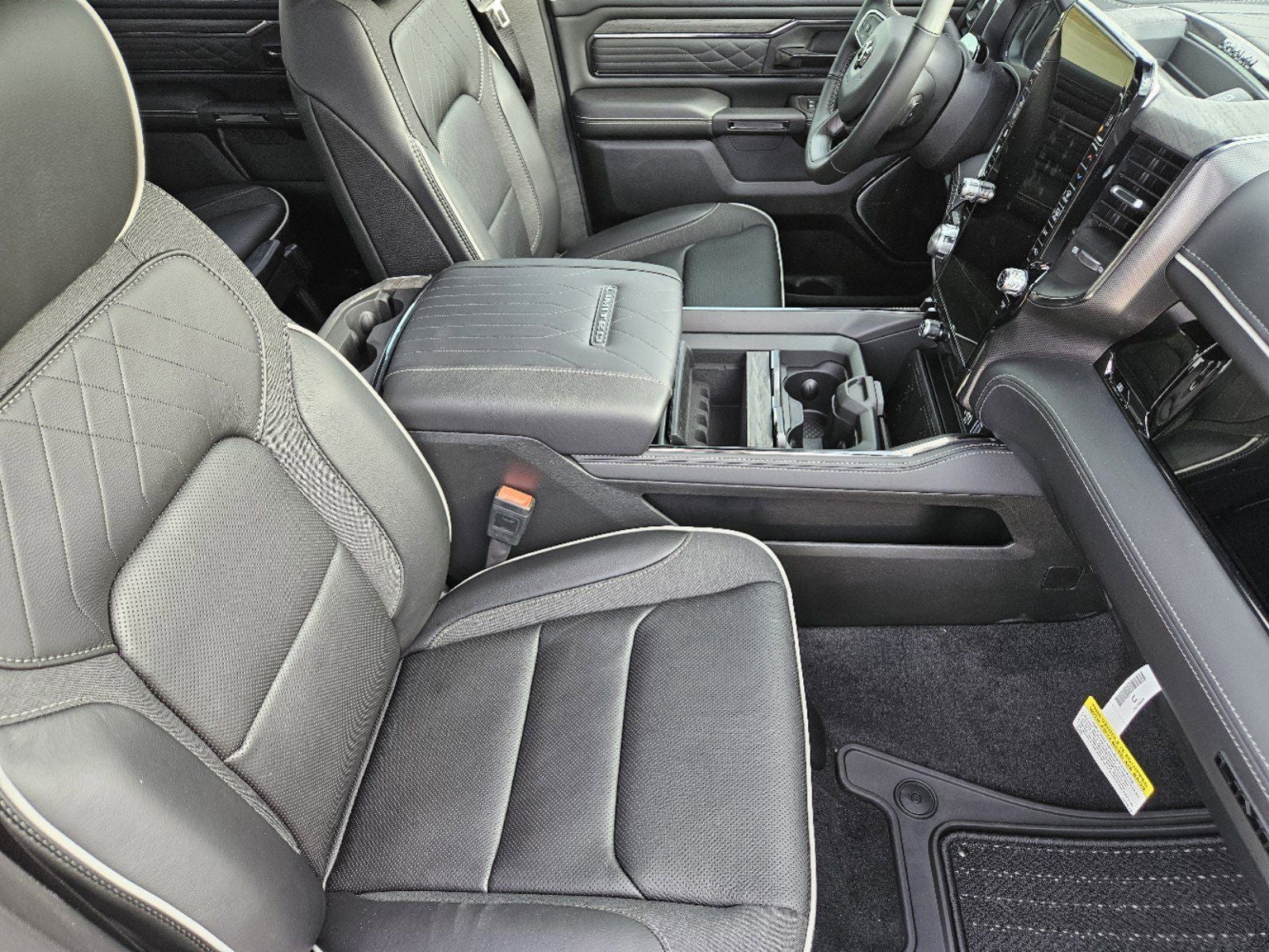 2025 RAM Ram 1500 RAM 1500 LIMITED CREW CAB 4X4 5'7' BOX