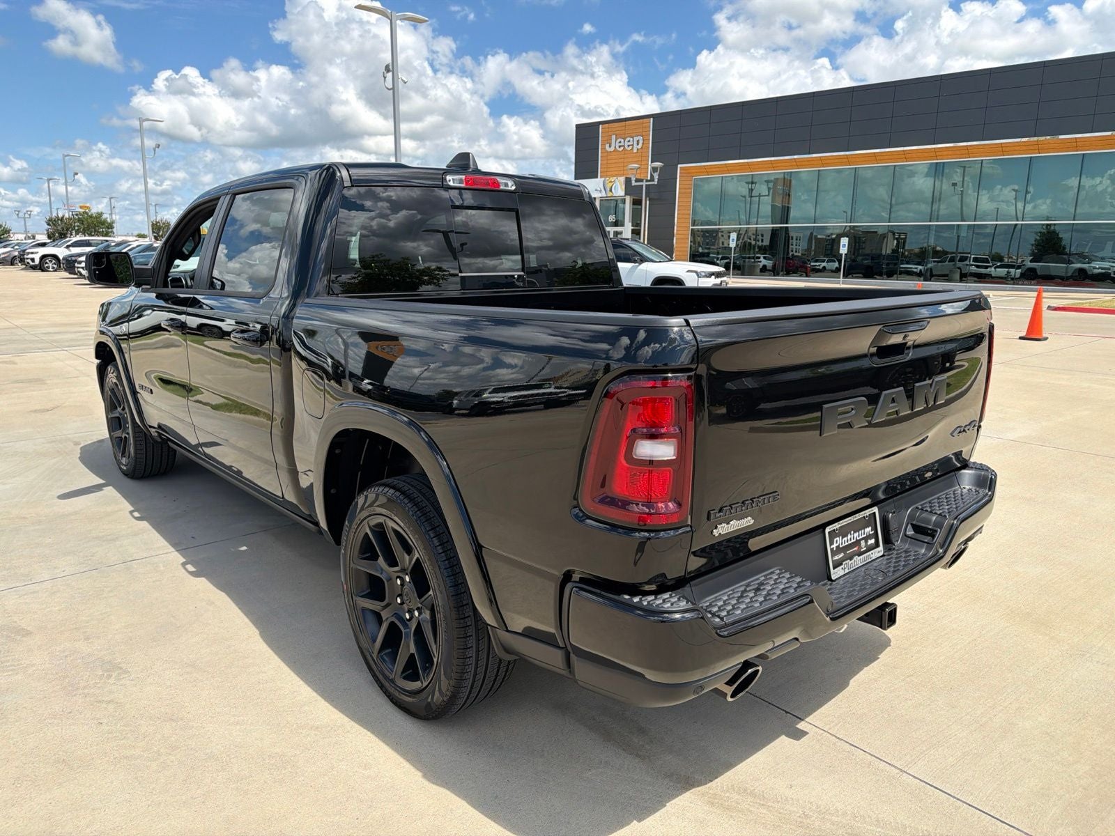 2026 RAM Ram 1500 RAM 1500 LARAMIE CREW CAB 4X4 5'7' BOX