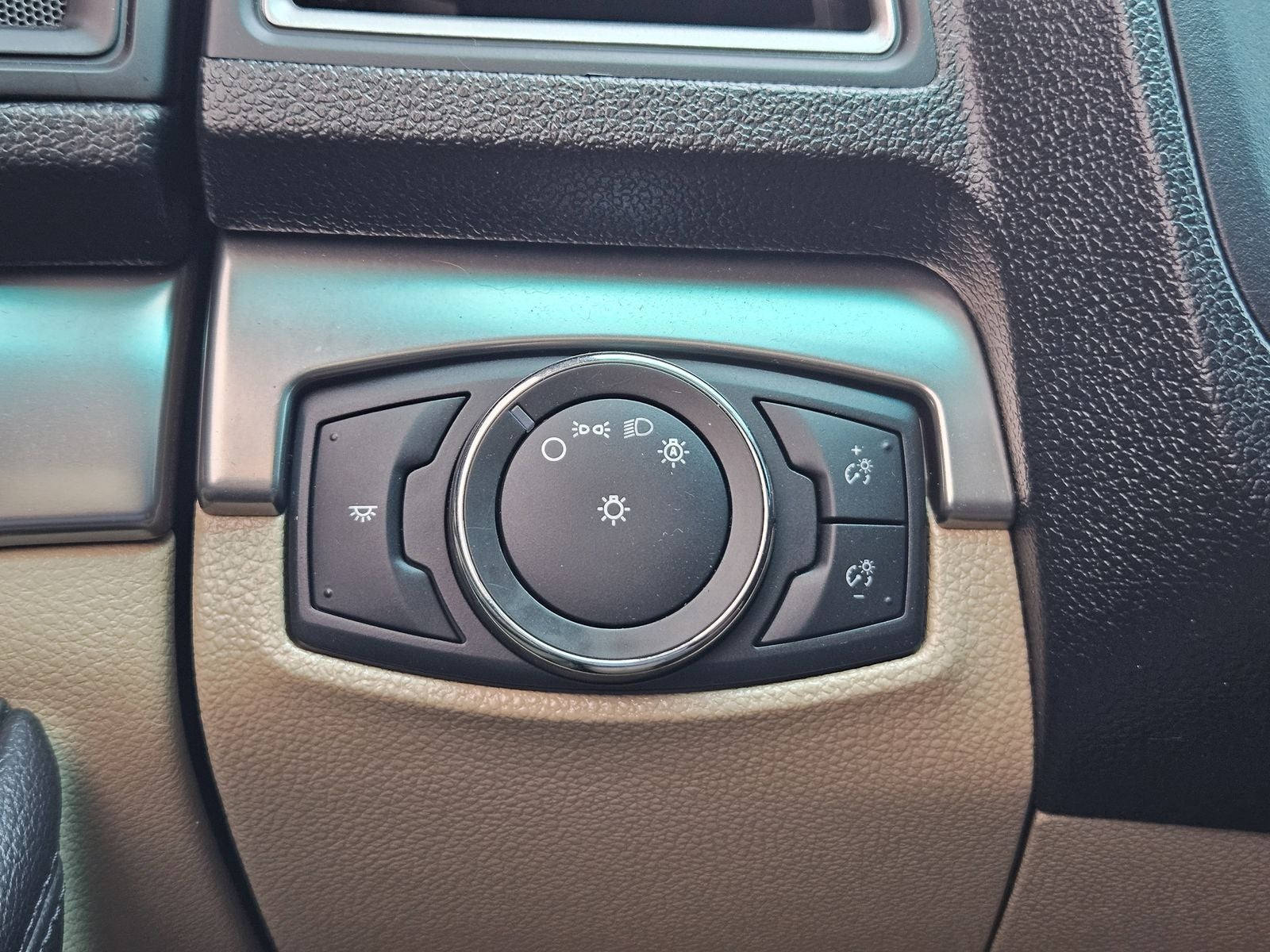 2016 Ford Explorer Base