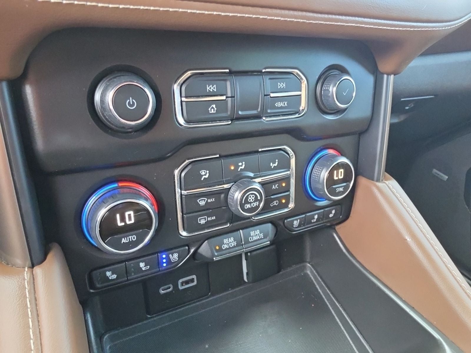 2022 Chevrolet Suburban 4WD High Country