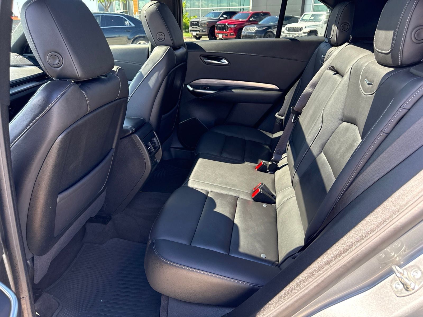 2025 Cadillac XT4 FWD Premium Luxury