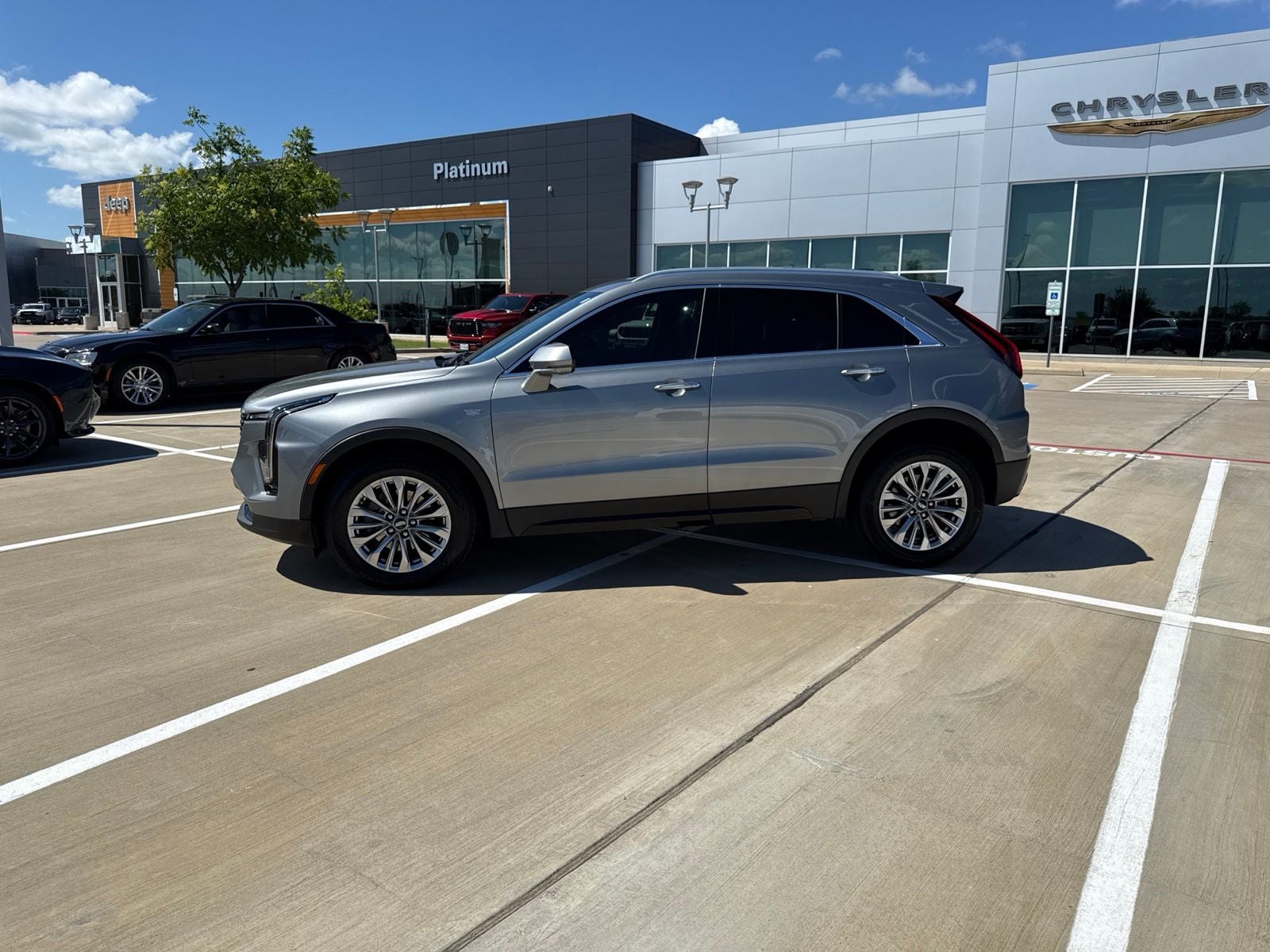 2025 Cadillac XT4 FWD Premium Luxury