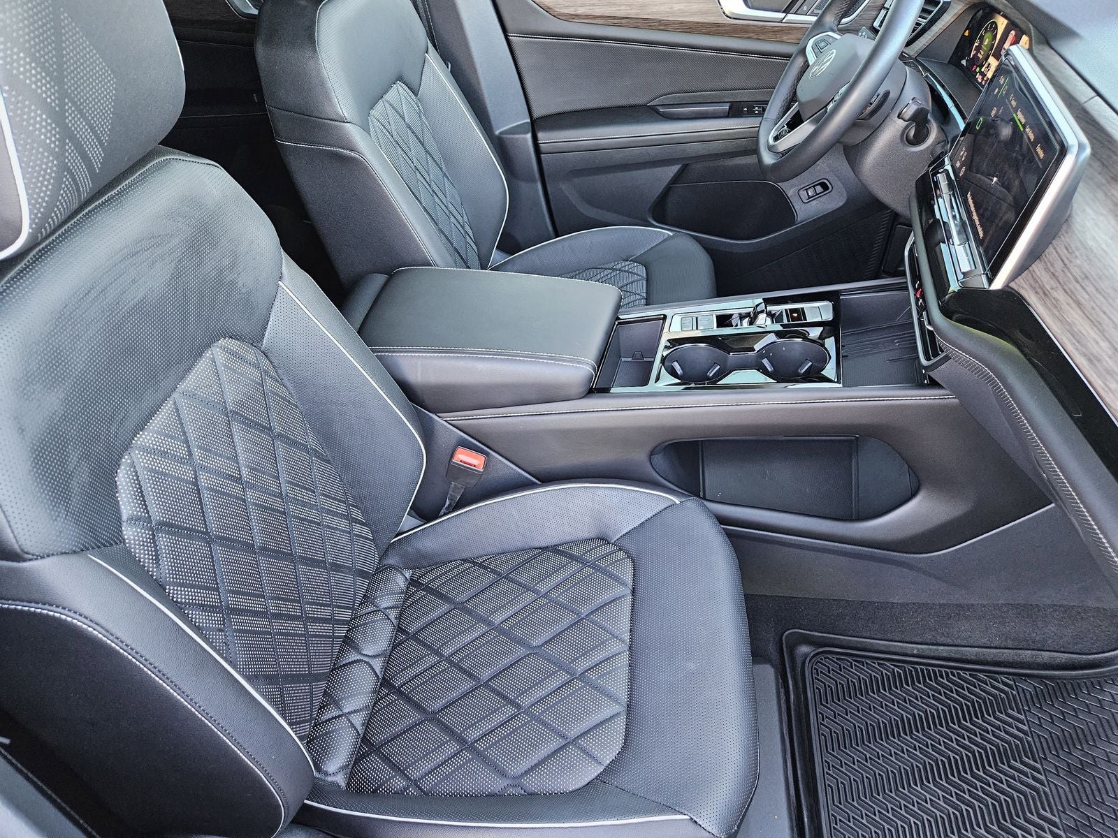 2025 Volkswagen Atlas 2.0T SEL Premium R-Line