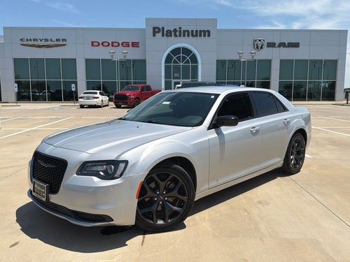 2023 Chrysler 300 Touring