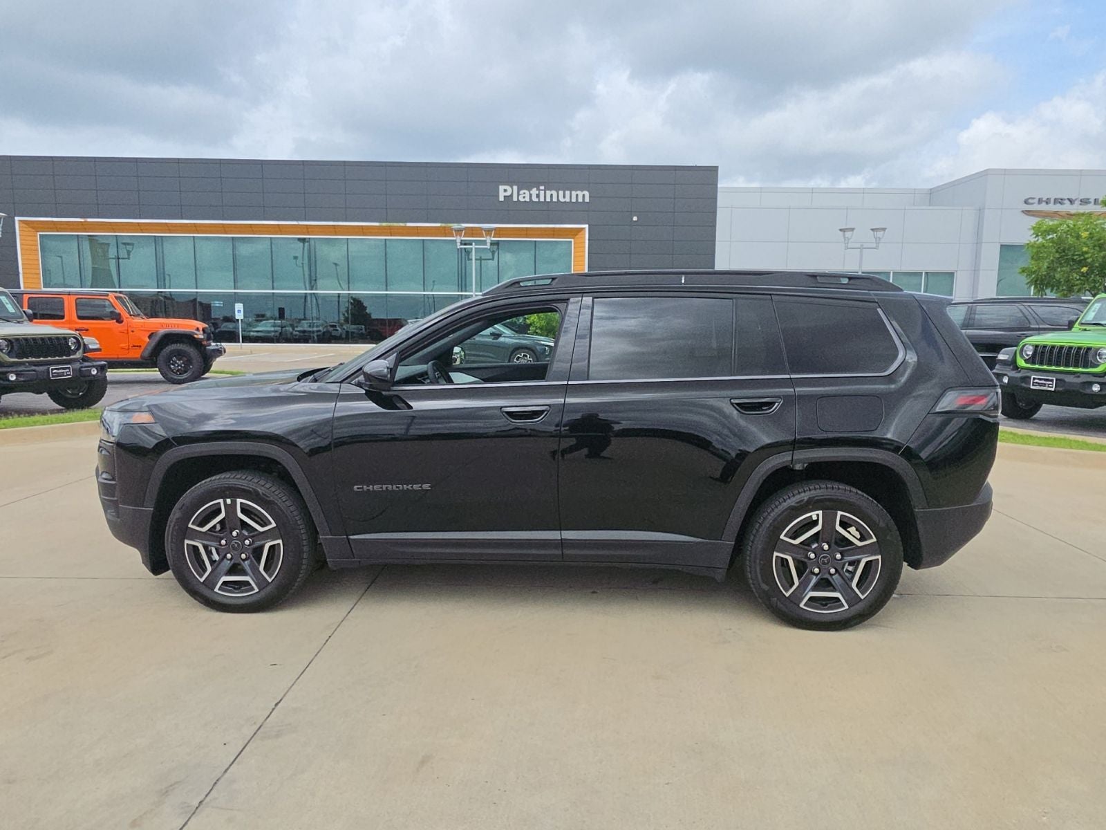 2026 Jeep Cherokee CHEROKEE LAREDO 4X4