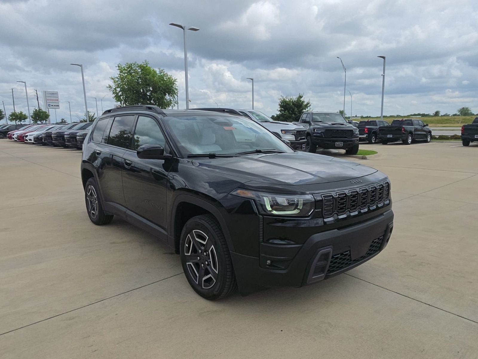 2026 Jeep Cherokee CHEROKEE LAREDO 4X4
