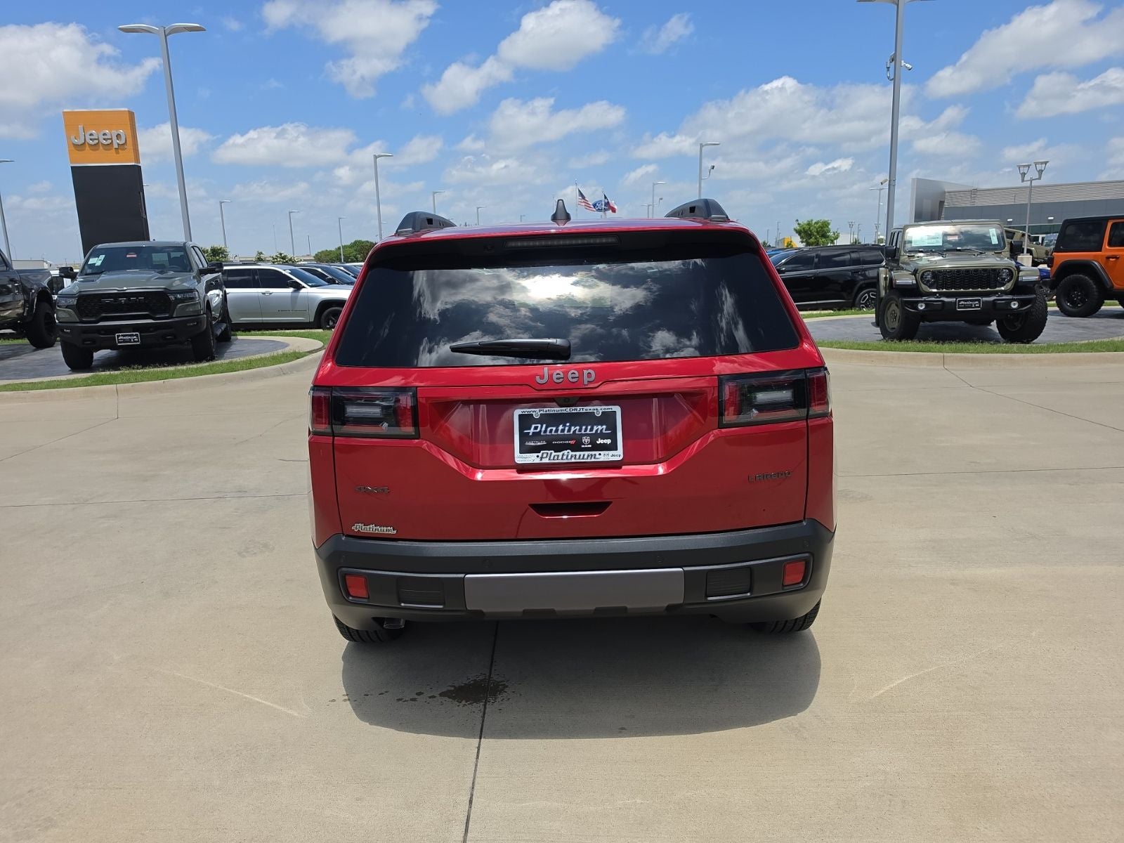 2026 Jeep Cherokee CHEROKEE LAREDO 4X4