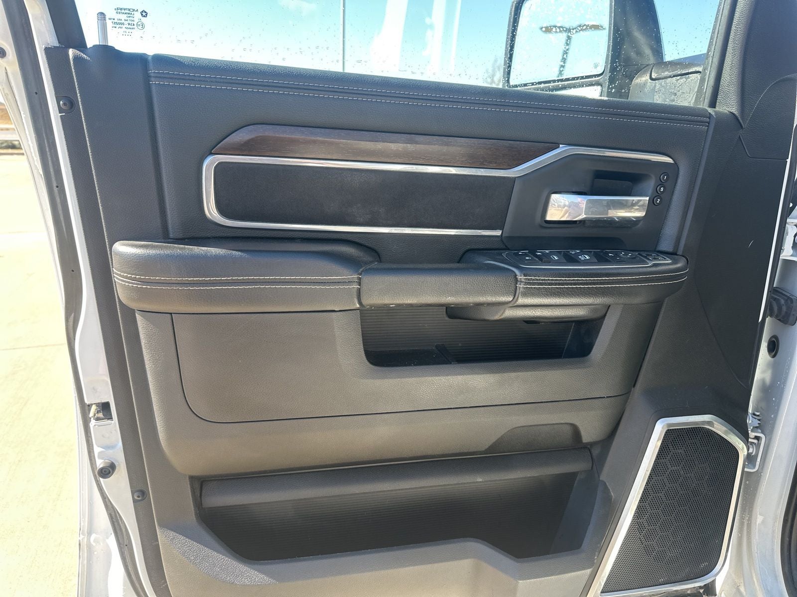 2023 RAM Ram 3500 Laramie Crew Cab 4x4 6'4' Box