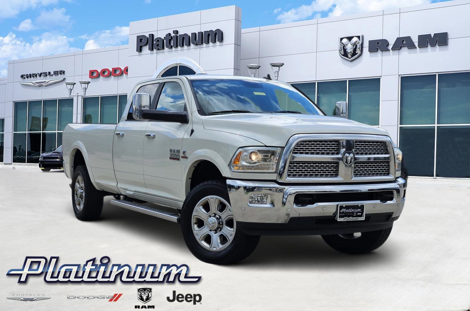 2017 RAM 3500 Laramie 4X4 Crew Cab LWB's photo