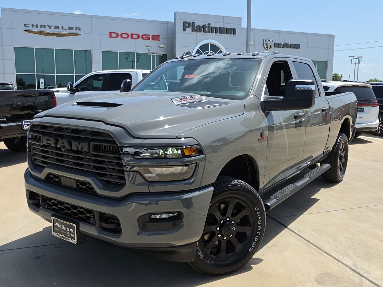 2026 RAM Ram 2500 RAM 2500 BLACK EXPRESS CREW CAB 4X4 6'4' BOX