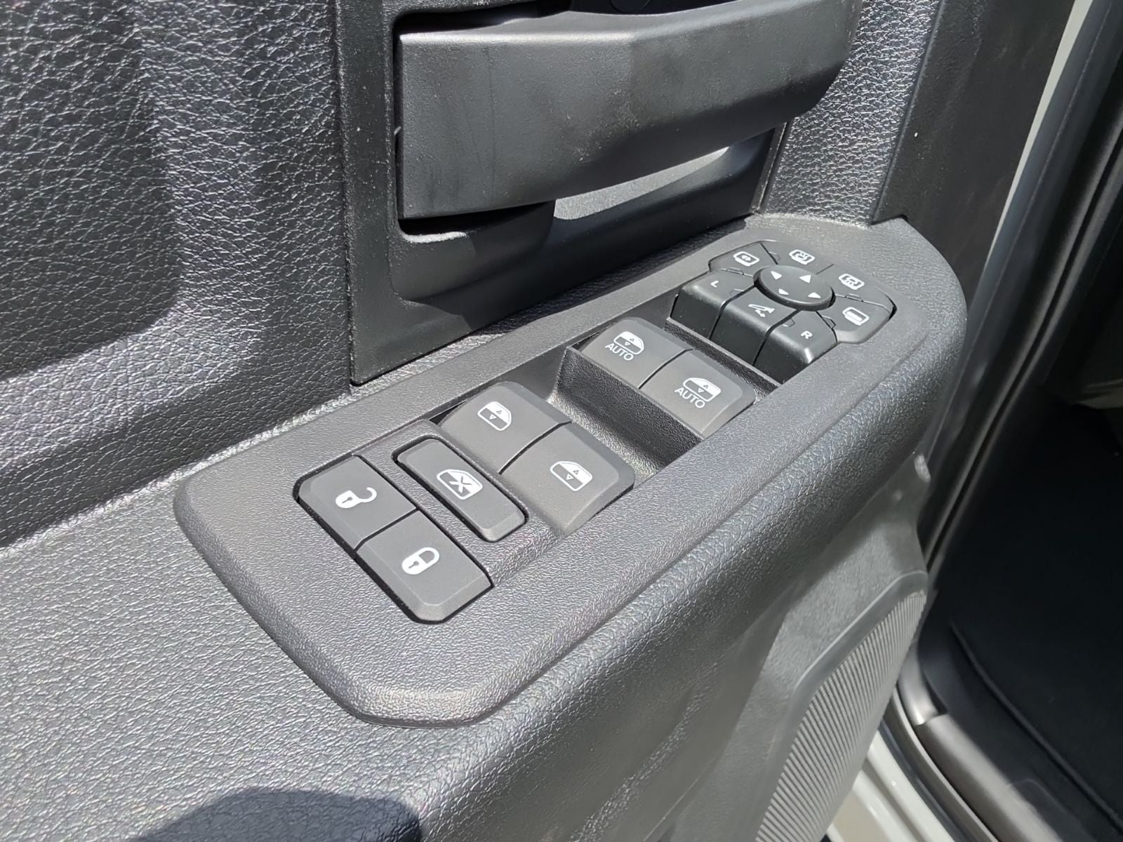 2026 RAM Ram 2500 RAM 2500 BLACK EXPRESS CREW CAB 4X4 6'4' BOX