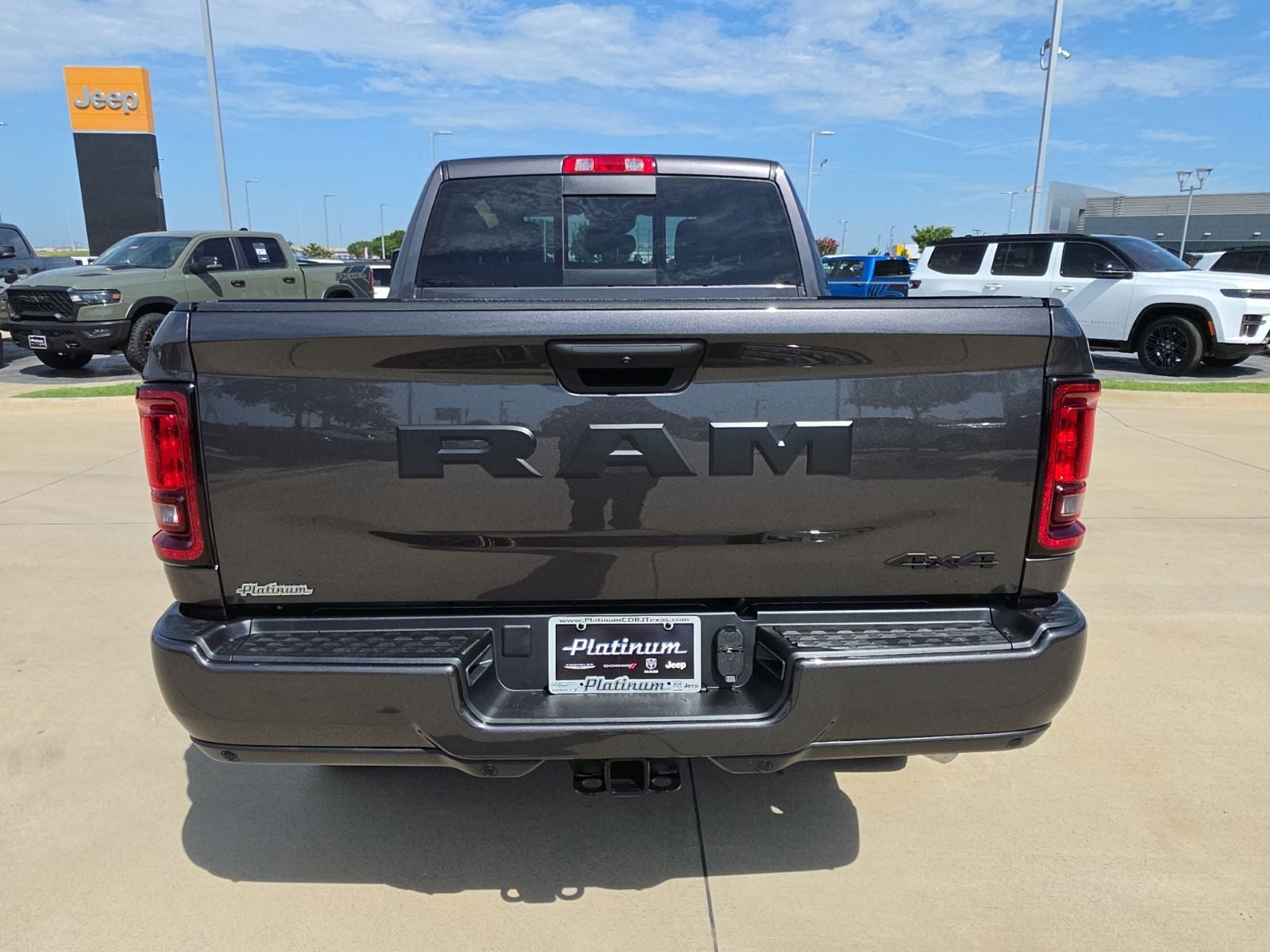 2026 RAM Ram 2500 RAM 2500 BLACK EXPRESS CREW CAB 4X4 6'4' BOX