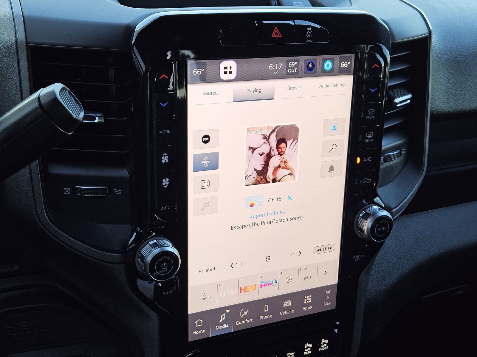 2026 RAM Ram 2500 RAM 2500 BLACK EXPRESS CREW CAB 4X4 6'4' BOX