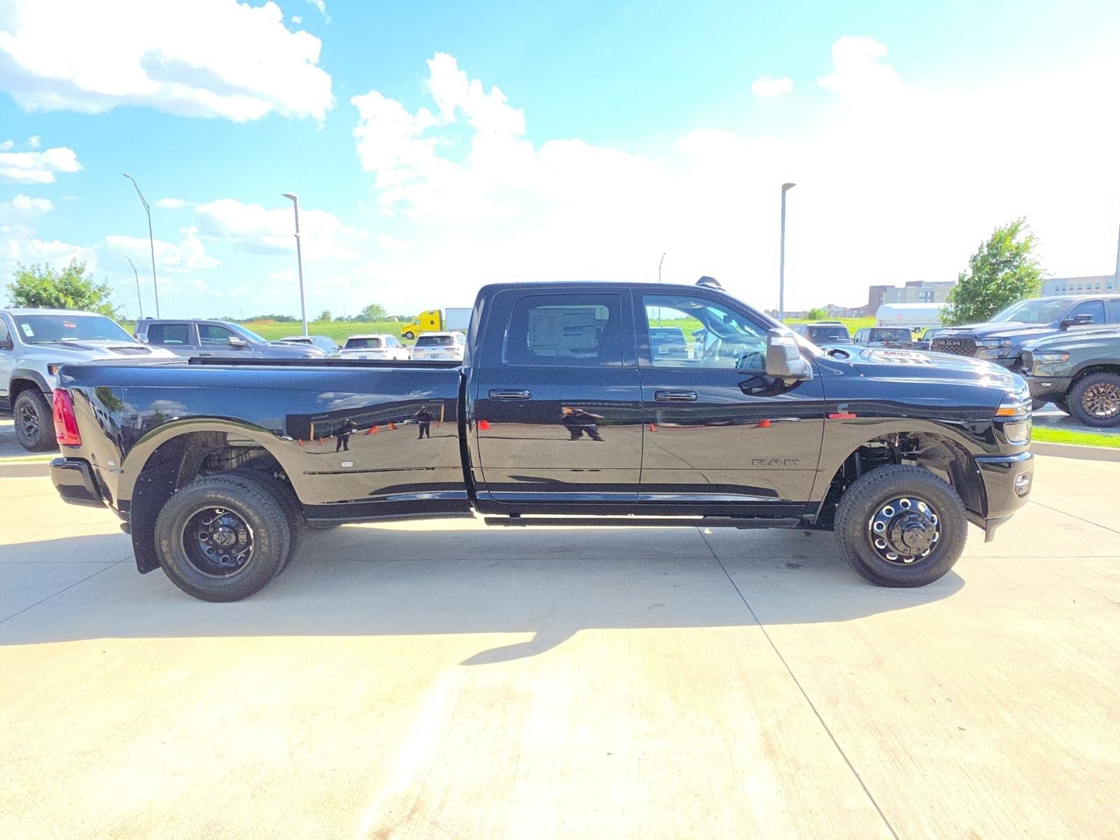 2026 RAM Ram 3500 RAM 3500 LARAMIE CREW CAB 4X4 8' BOX