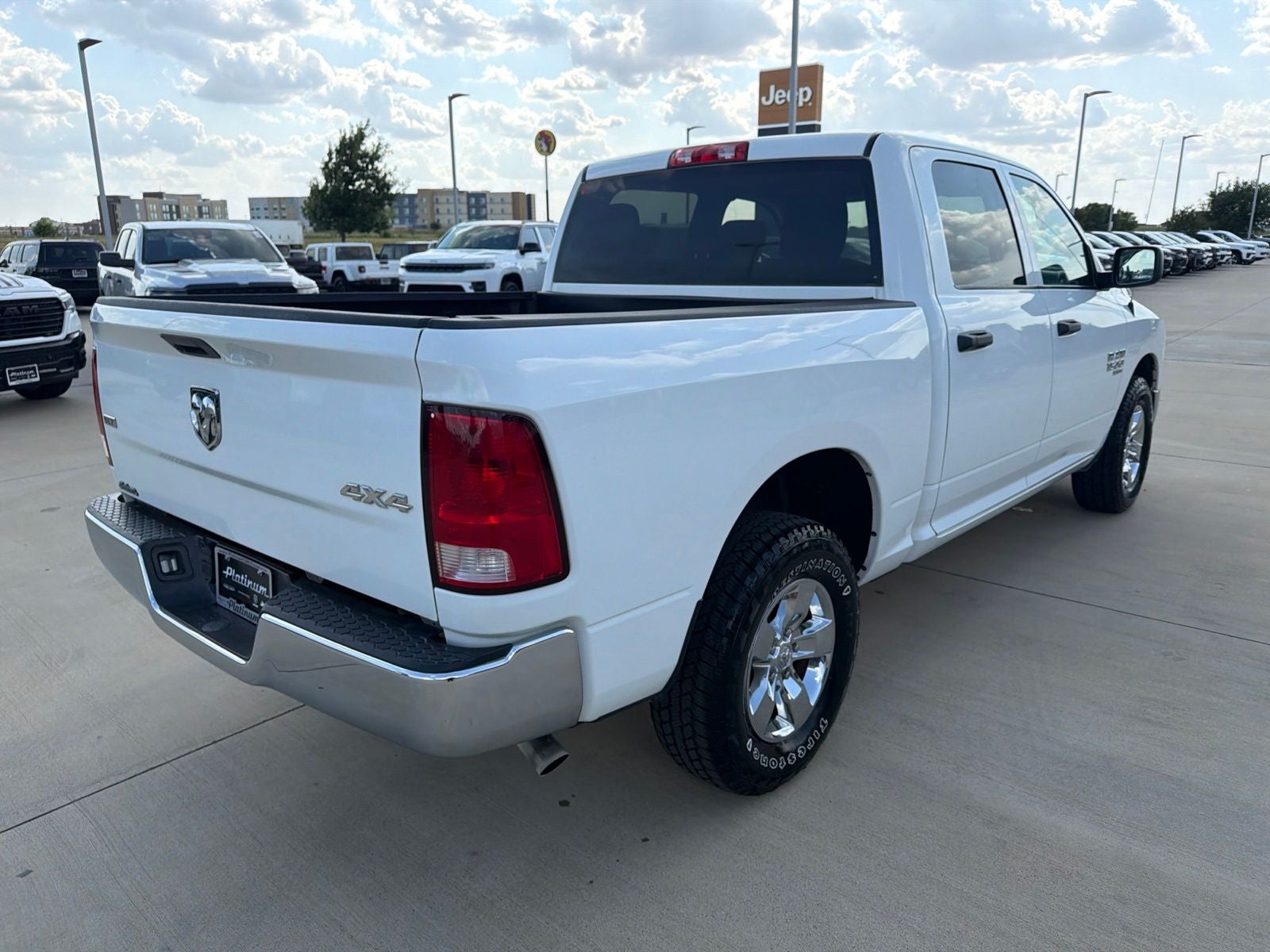 2023 RAM 1500 Classic SLT Crew Cab 4x4 5'7' Box