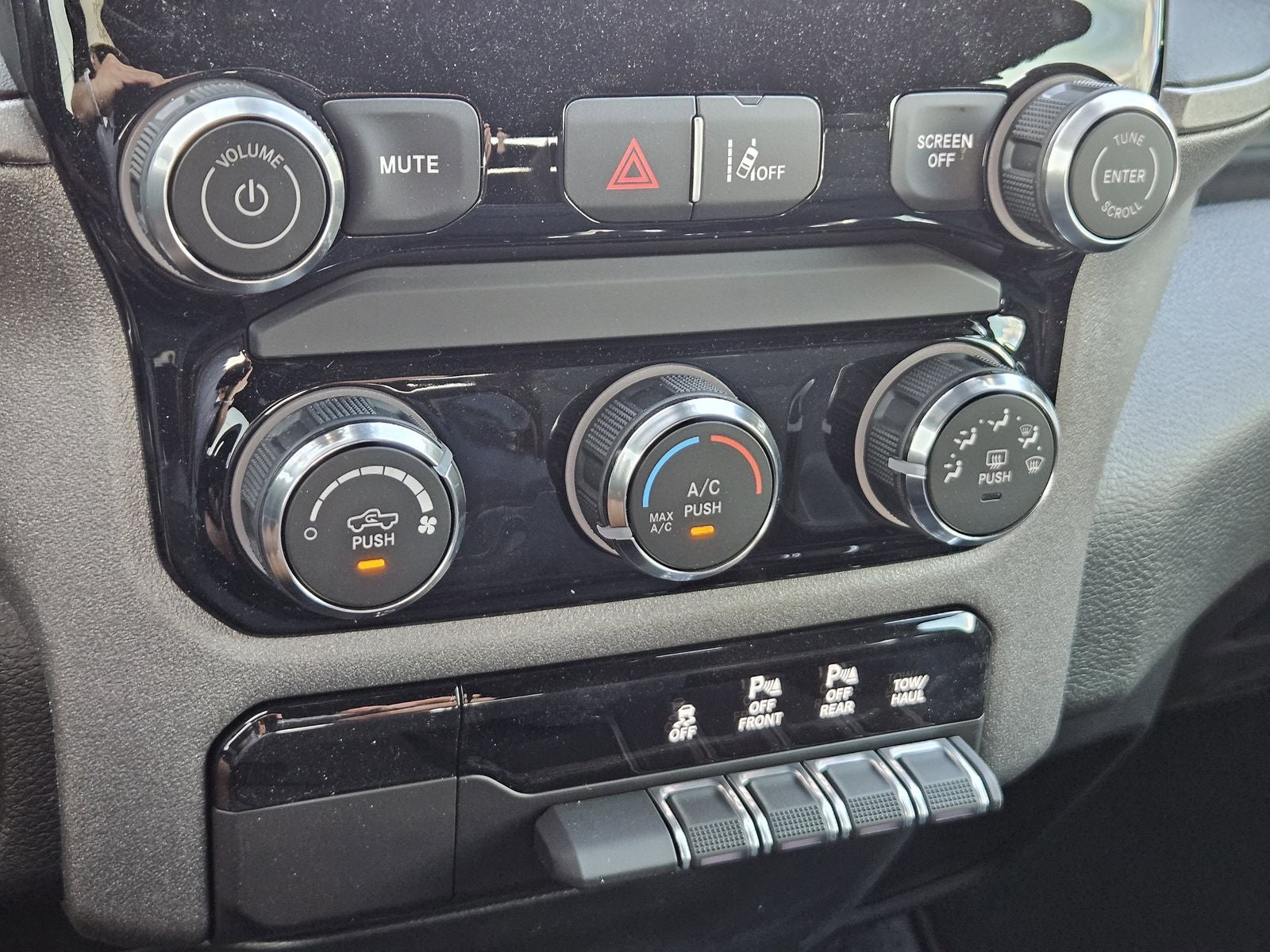 2026 RAM Ram 1500 RAM 1500 EXPRESS CREW CAB 4X2 5'7' BOX