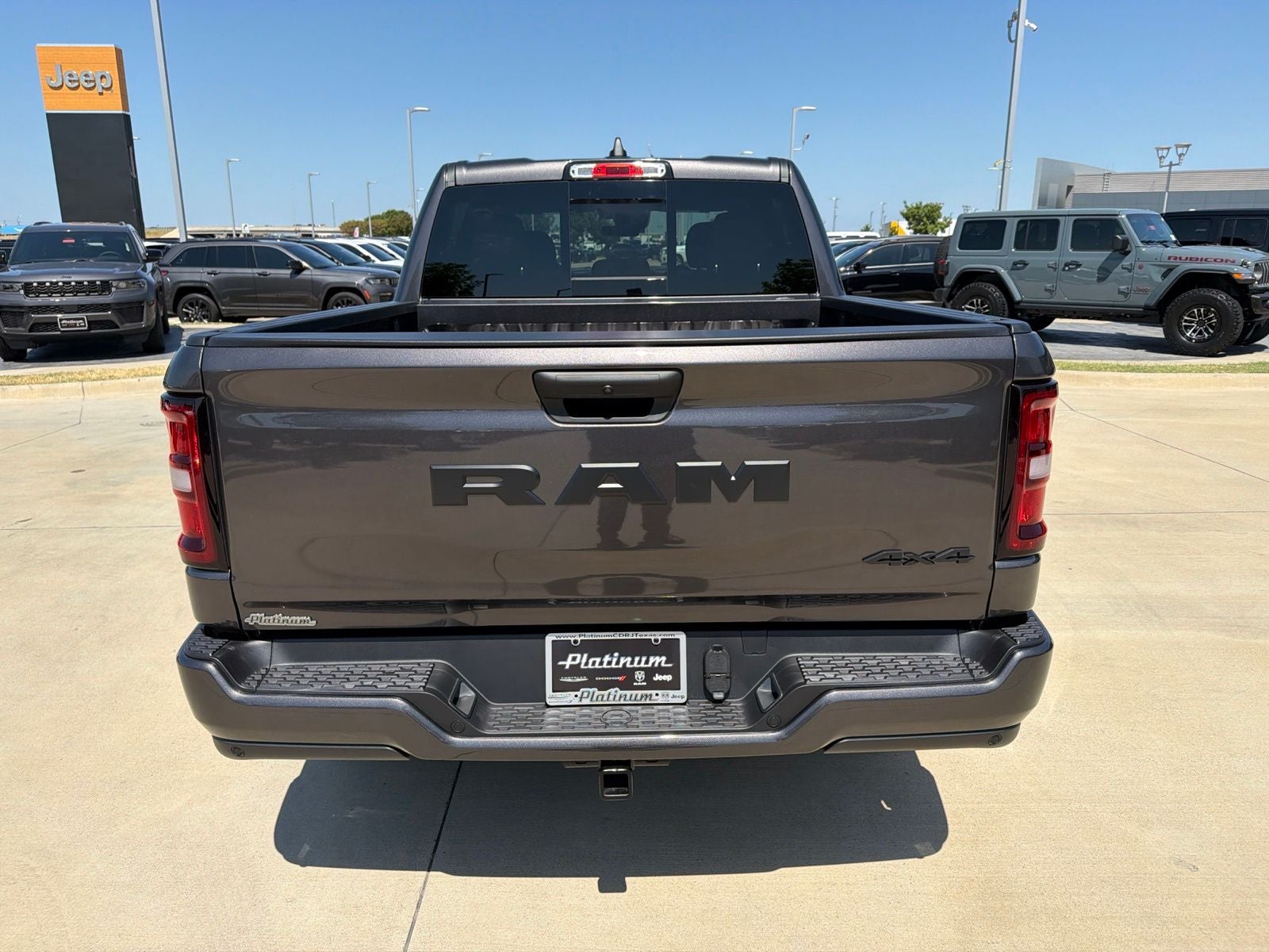2026 RAM Ram 1500 RAM 1500 EXPRESS CREW CAB 4X4 5'7' BOX
