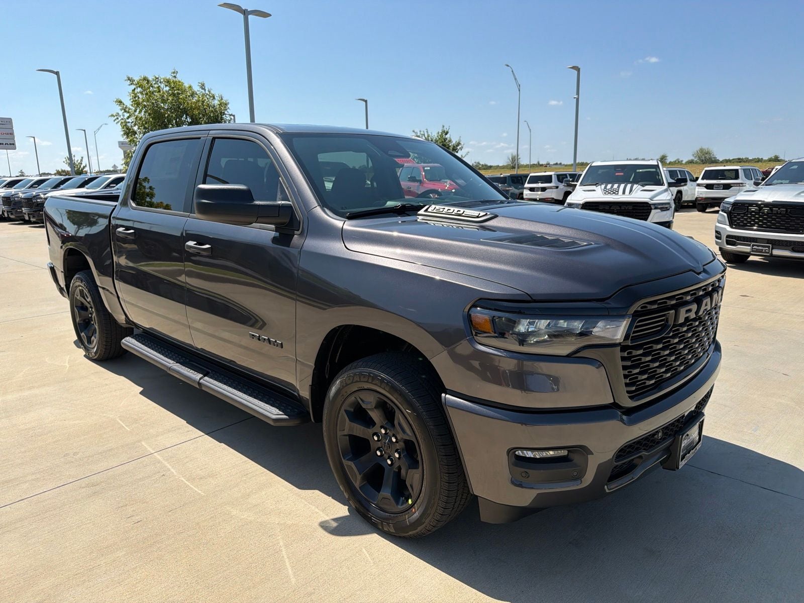 2026 RAM Ram 1500 RAM 1500 EXPRESS CREW CAB 4X4 5'7' BOX