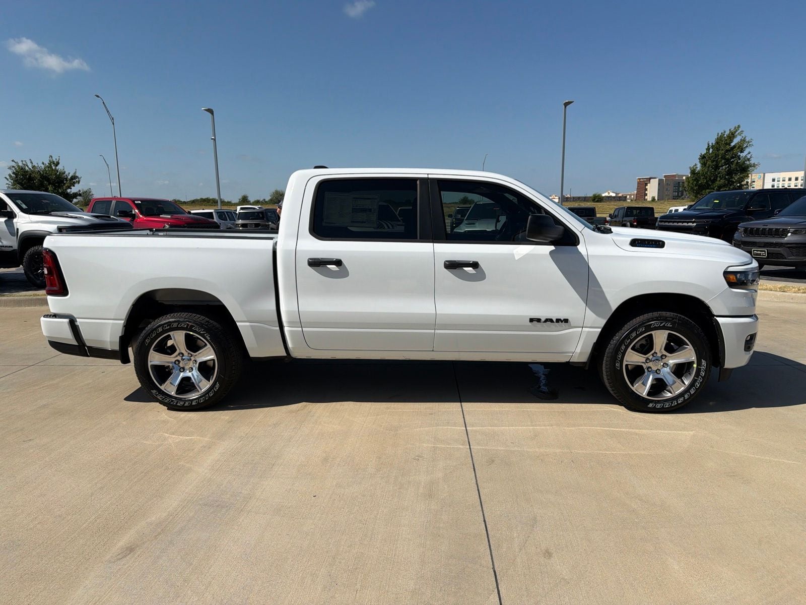 2026 RAM Ram 1500 RAM 1500 EXPRESS CREW CAB 4X4 5'7' BOX