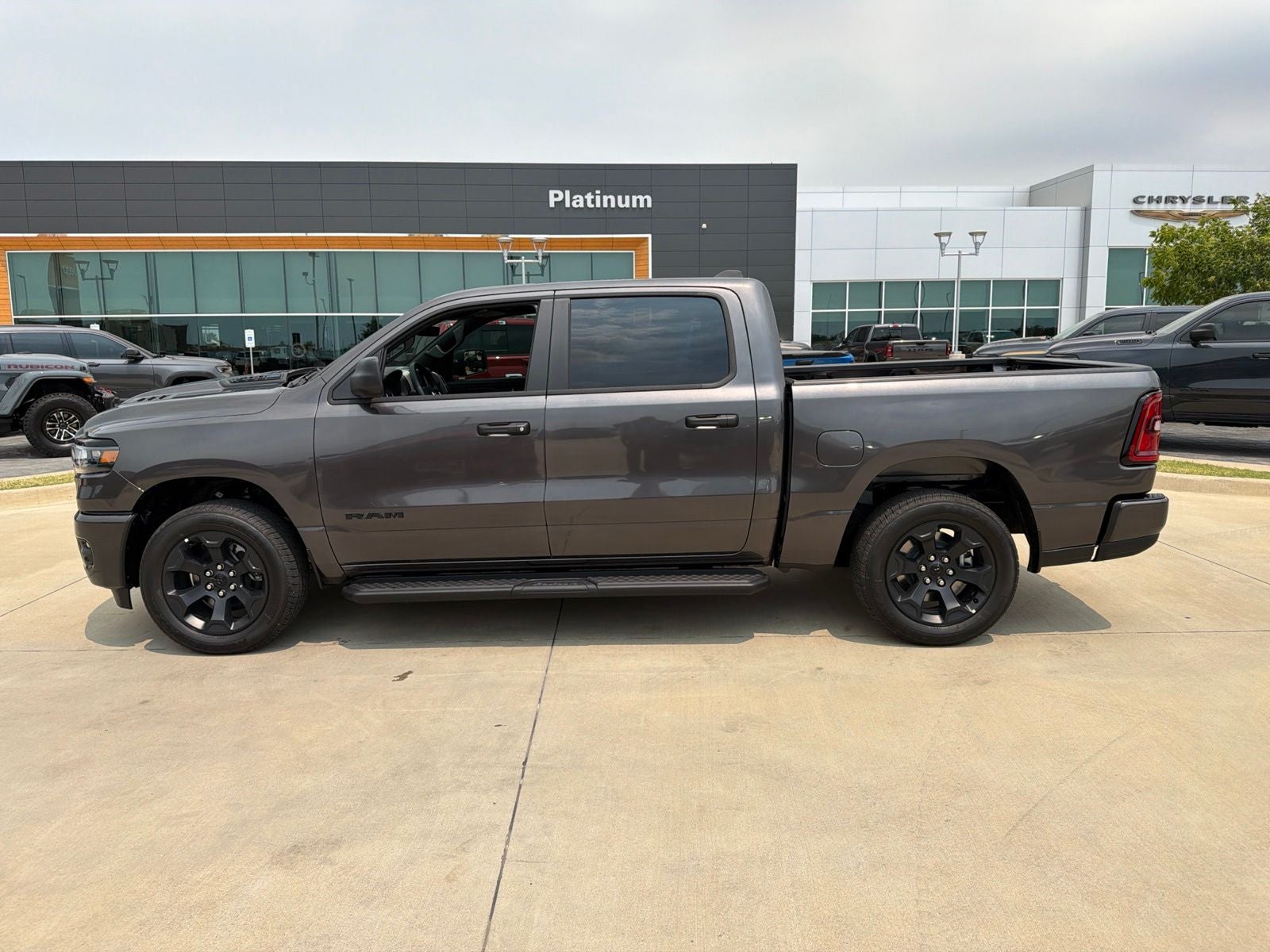 2026 RAM Ram 1500 RAM 1500 EXPRESS CREW CAB 4X4 5'7' BOX