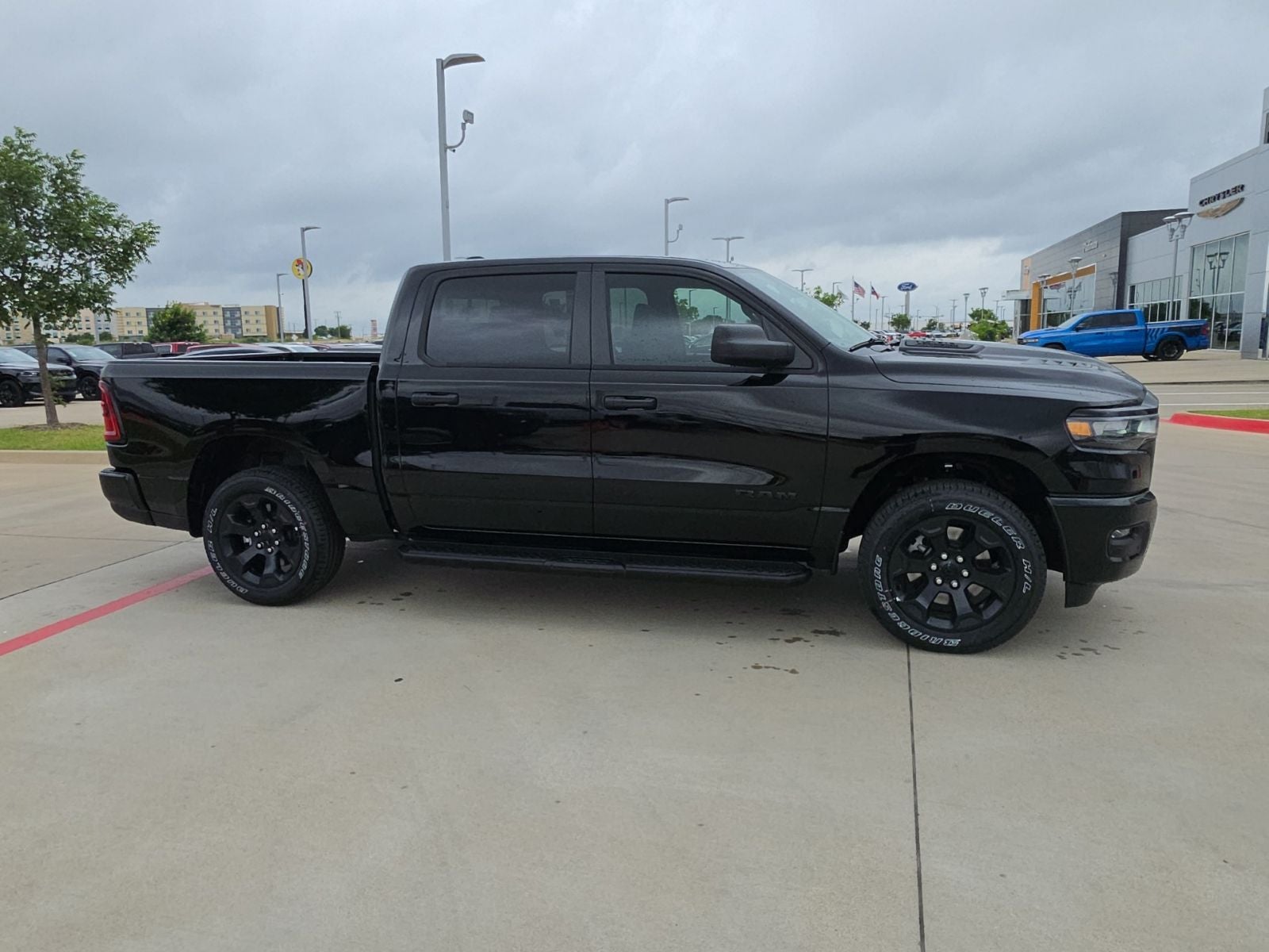 2026 RAM Ram 1500 RAM 1500 EXPRESS CREW CAB 4X4 5'7' BOX