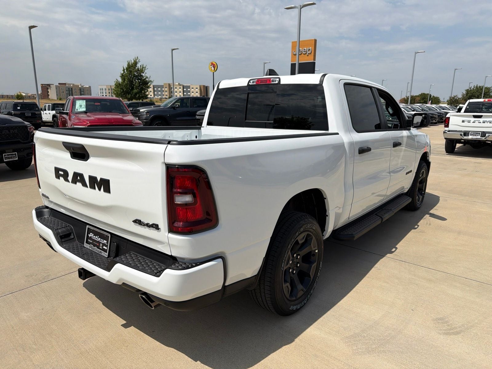 2026 RAM Ram 1500 RAM 1500 EXPRESS CREW CAB 4X4 5'7' BOX