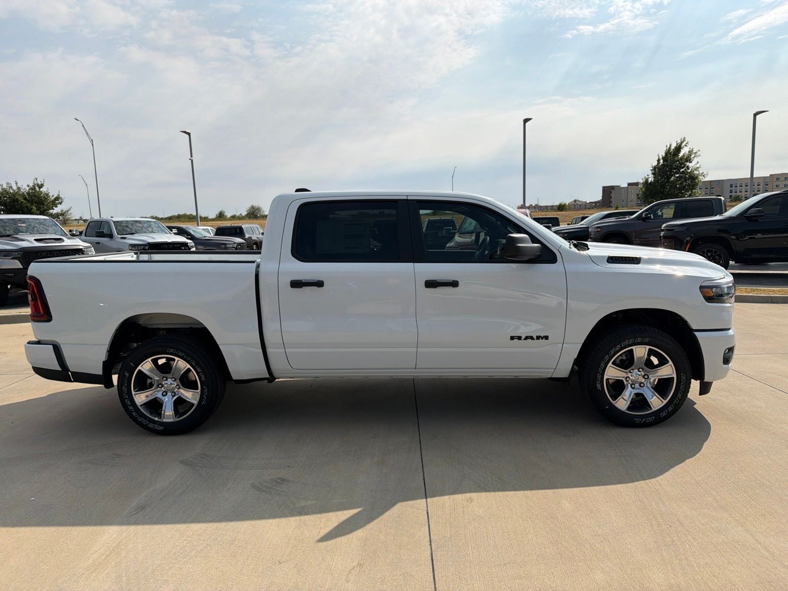 2026 RAM Ram 1500 RAM 1500 EXPRESS CREW CAB 4X4 5'7' BOX