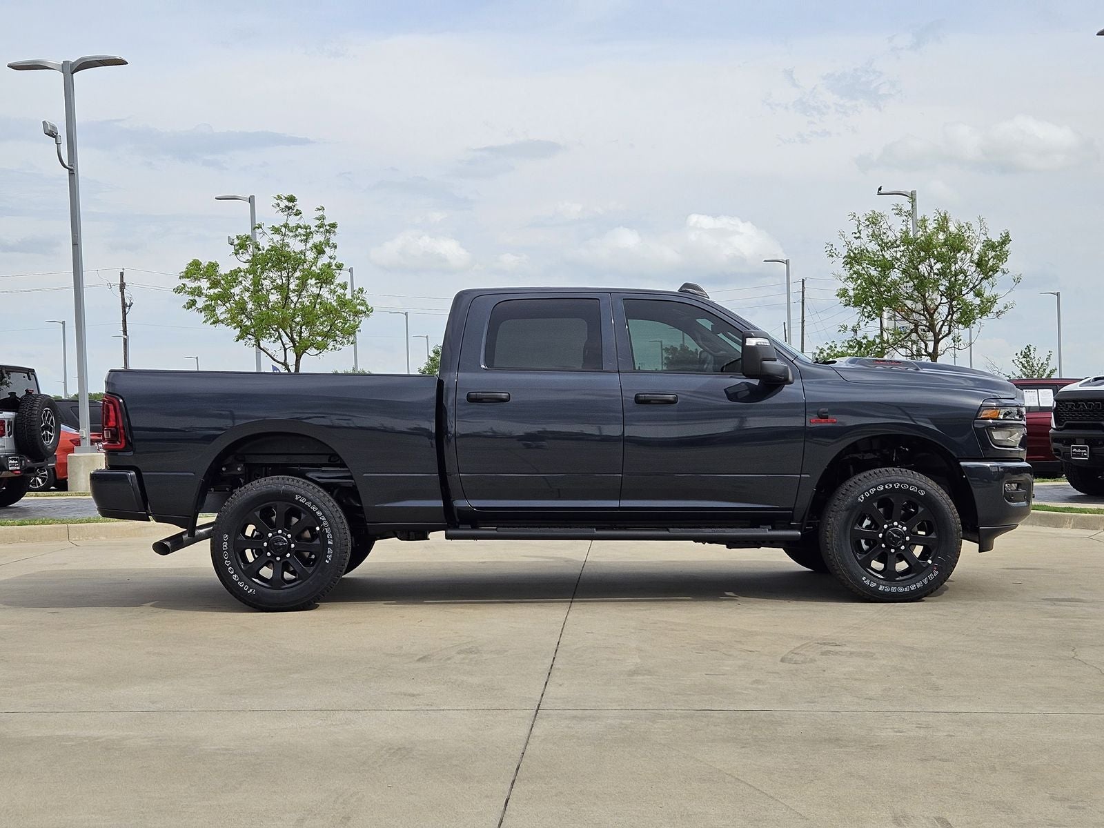 2026 RAM Ram 2500 RAM 2500 BLACK EXPRESS CREW CAB 4X4 6'4' BOX