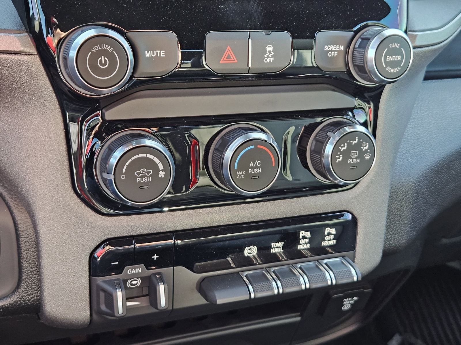 2026 RAM Ram 2500 RAM 2500 TRADESMAN CREW CAB 4X4 6'4' BOX