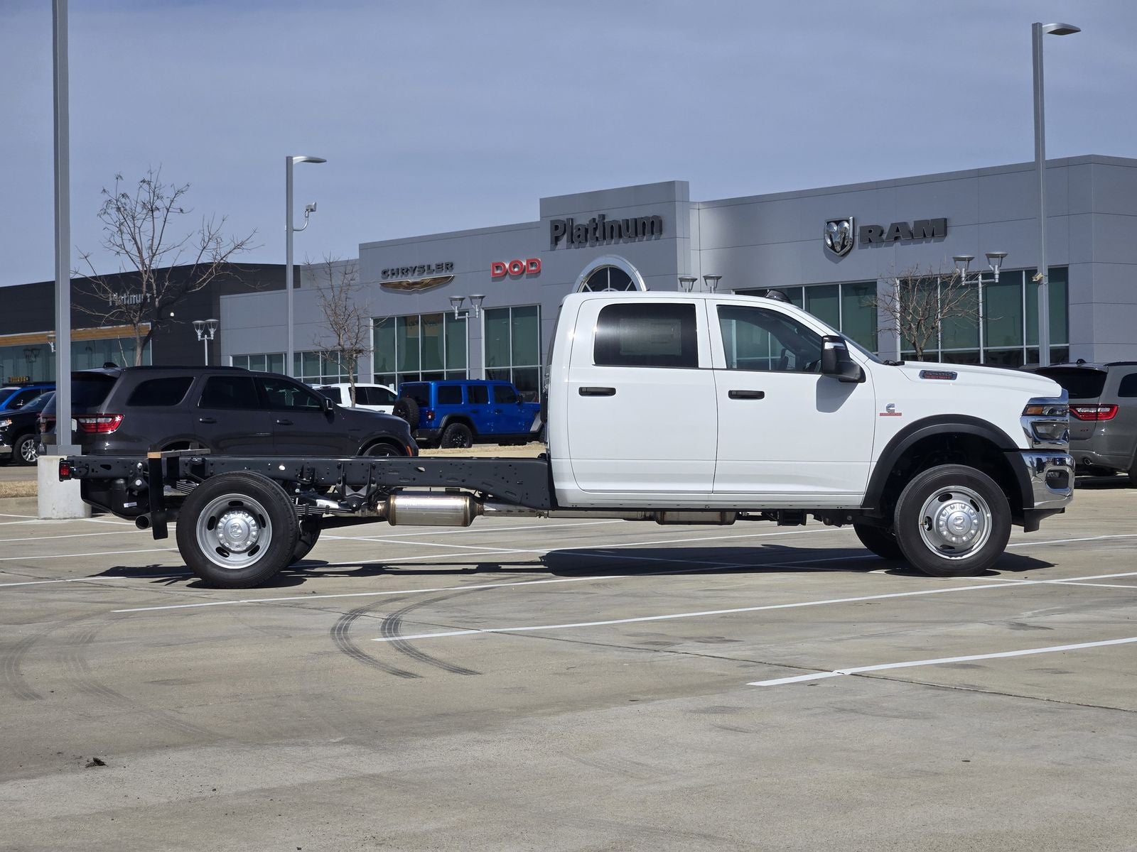 2026 RAM Ram 5500 Chassis Cab RAM 5500 TRADESMAN CHASSIS CREW CAB 4X4 84' CA