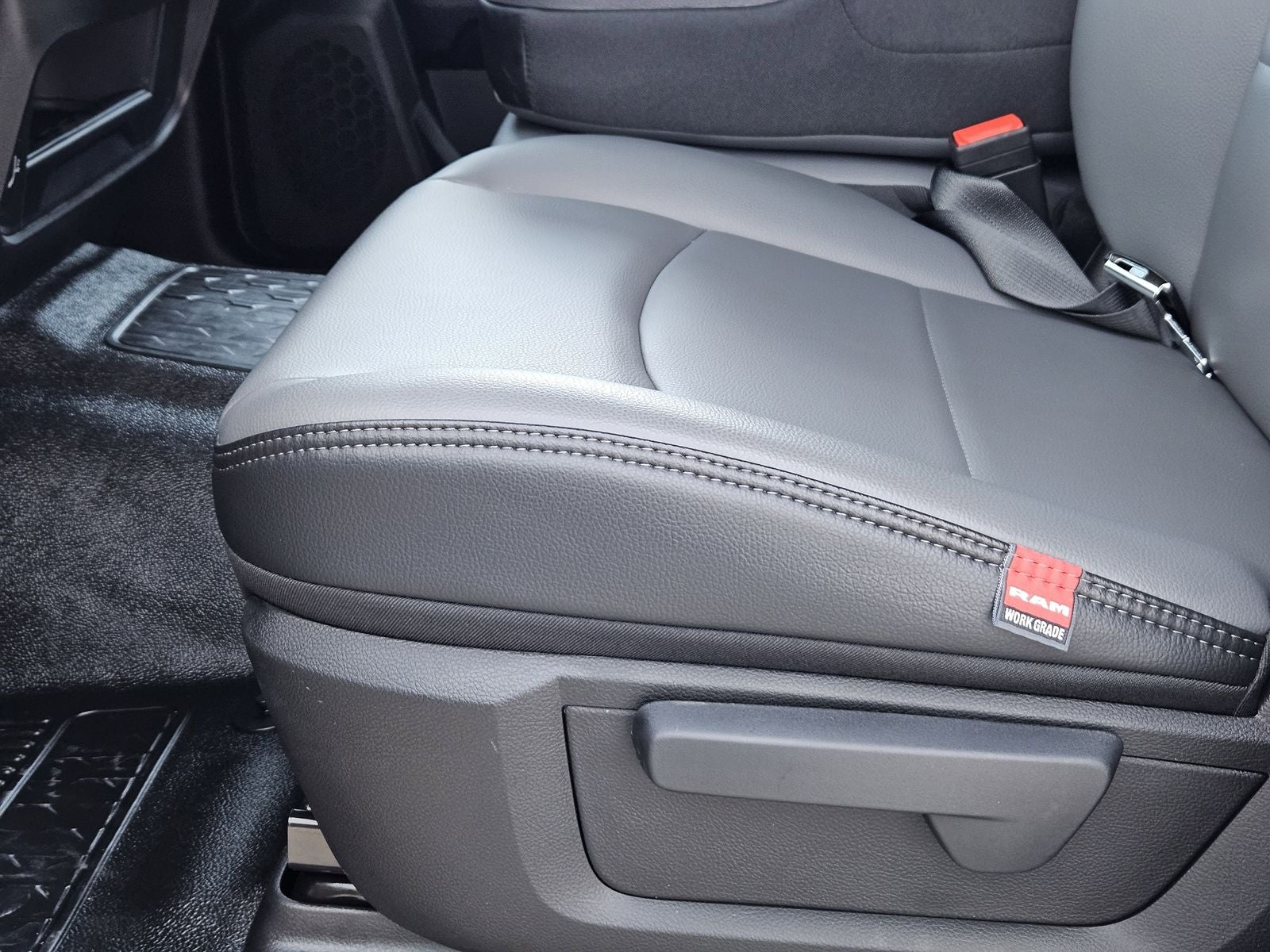 2026 RAM Ram 5500 Chassis Cab RAM 5500 TRADESMAN CHASSIS CREW CAB 4X4 84' CA