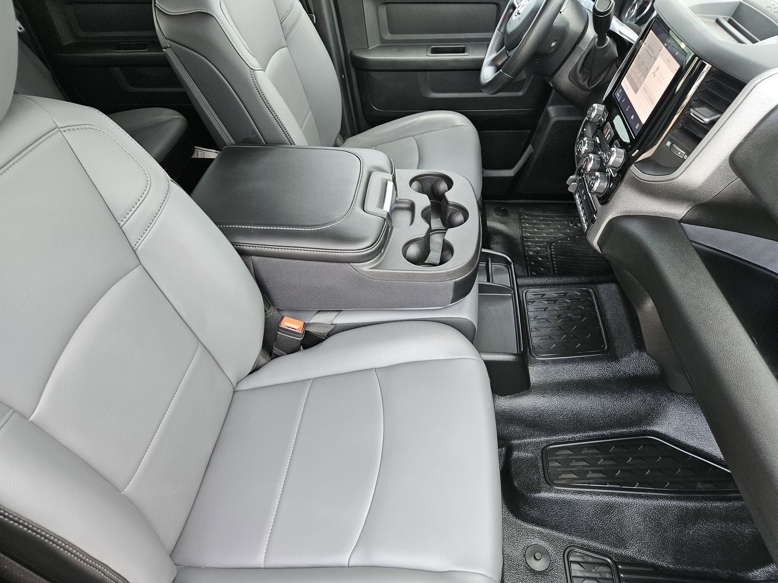 2025 RAM Ram 3500 Chassis Cab RAM 3500 TRADESMAN CREW CAB CHASSIS 4X4 60' CA