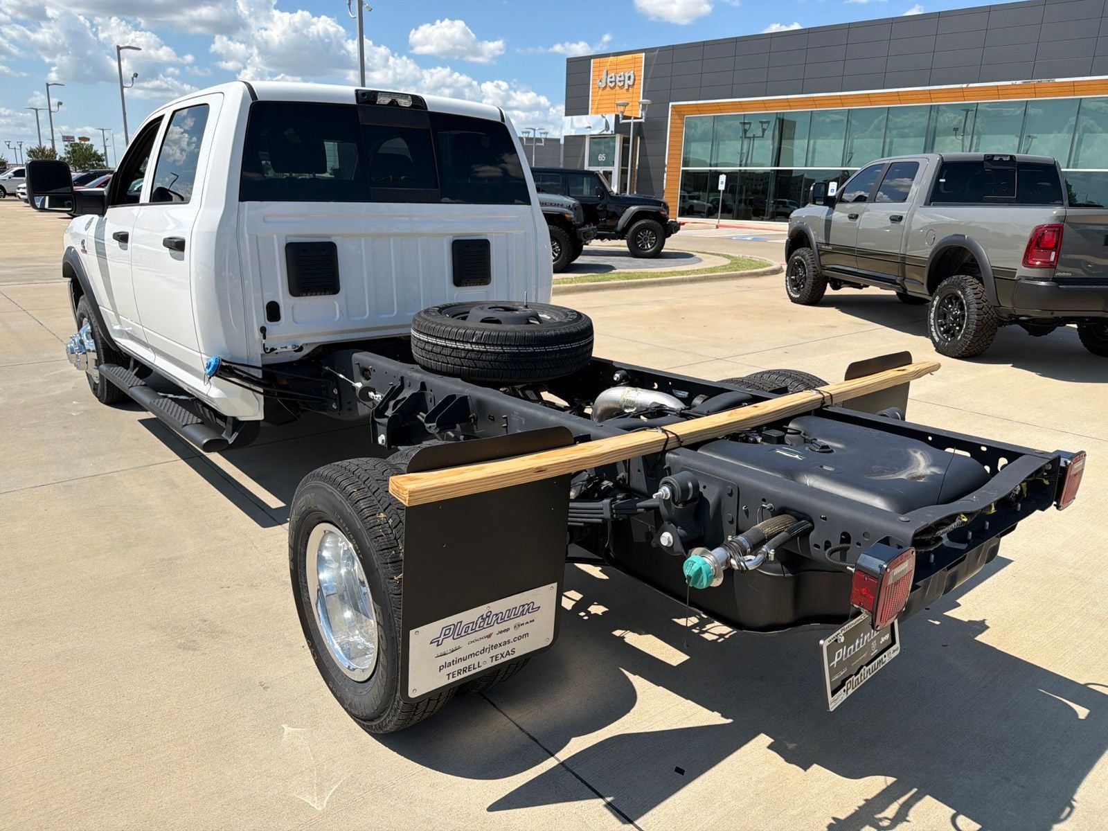 2026 RAM Ram 3500 Chassis Cab RAM 3500 TRADESMAN CREW CAB CHASSIS 4X4 60' CA