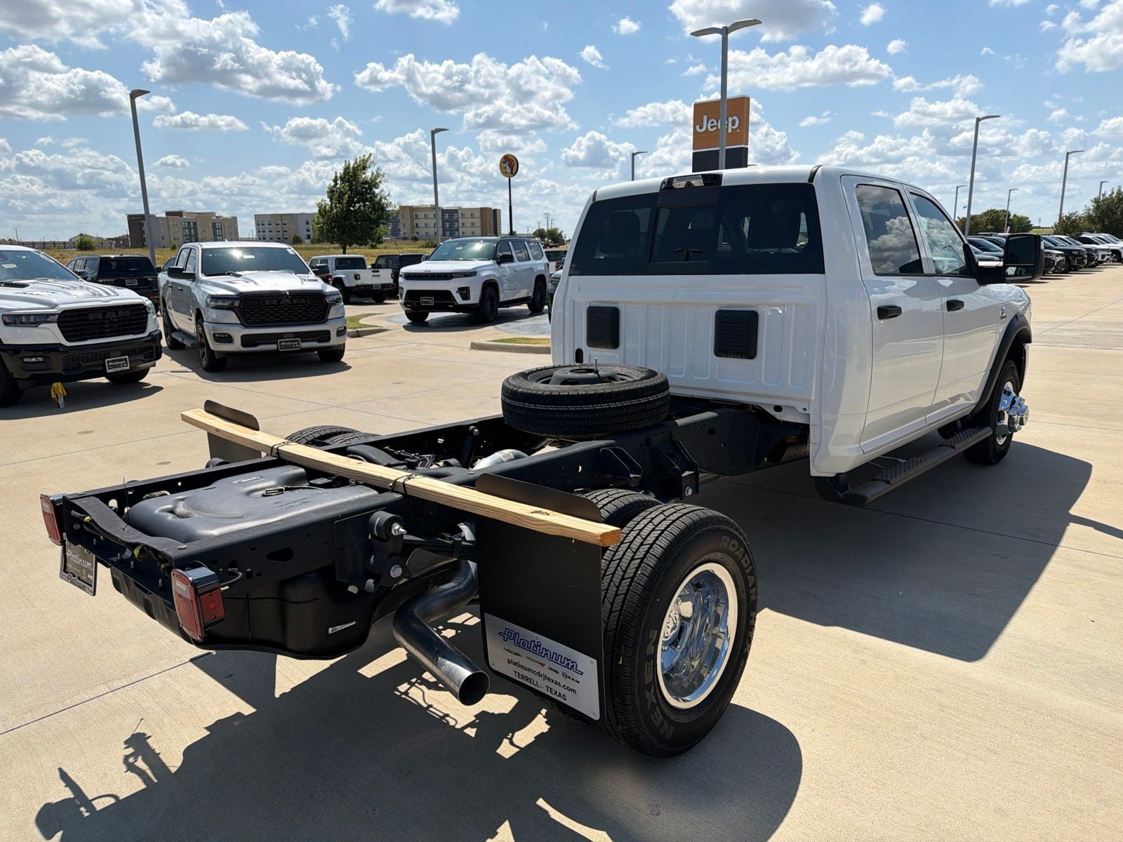 2026 RAM Ram 3500 Chassis Cab RAM 3500 TRADESMAN CREW CAB CHASSIS 4X4 60' CA