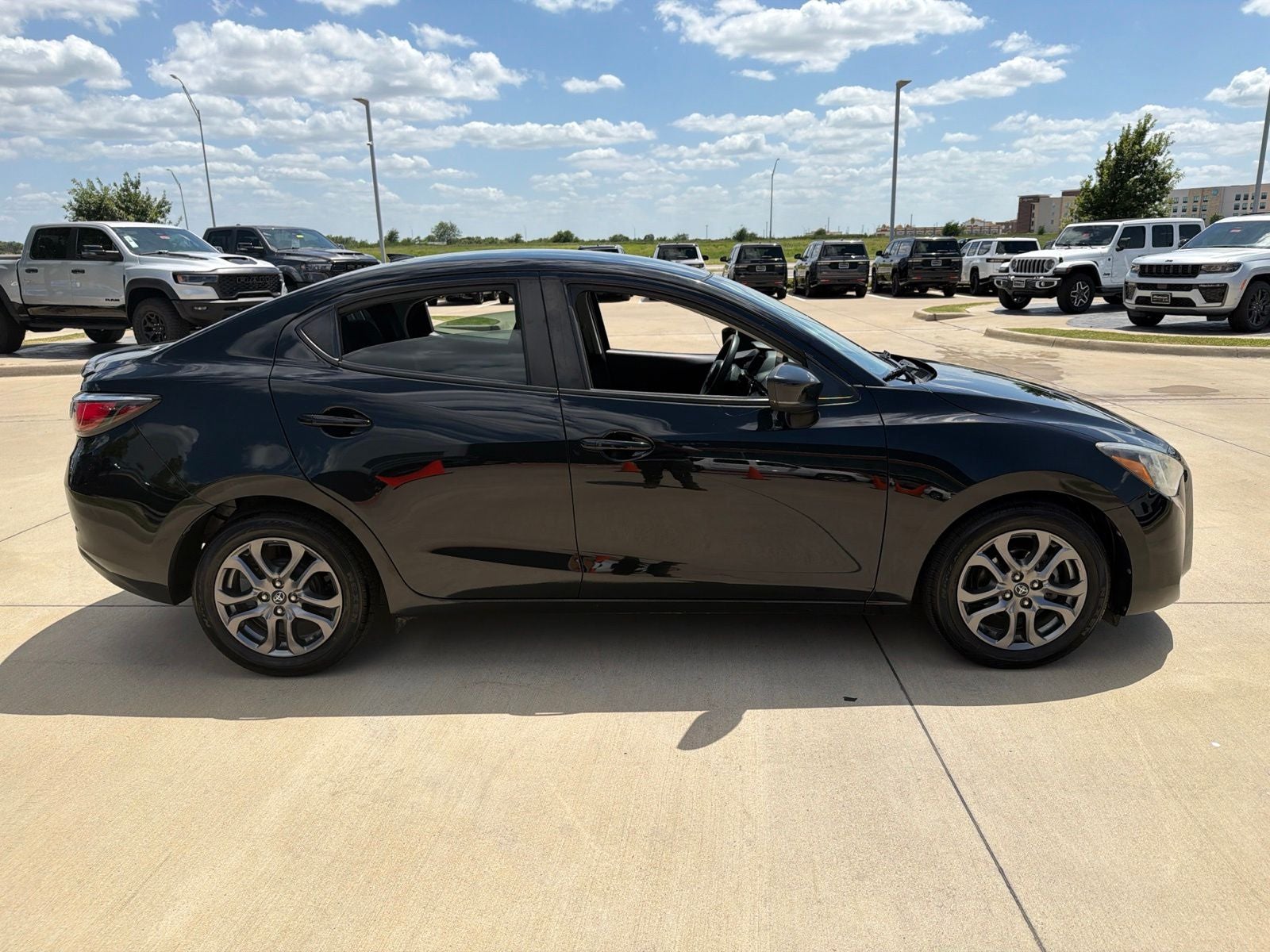 2019 Toyota Yaris L