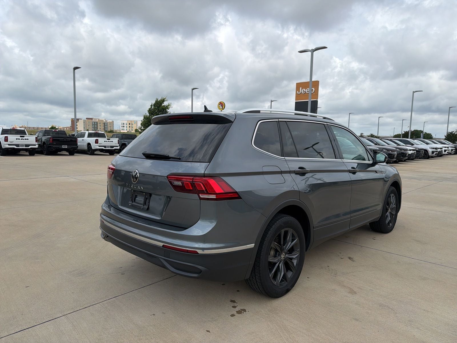 2024 Volkswagen Tiguan 2.0T SE