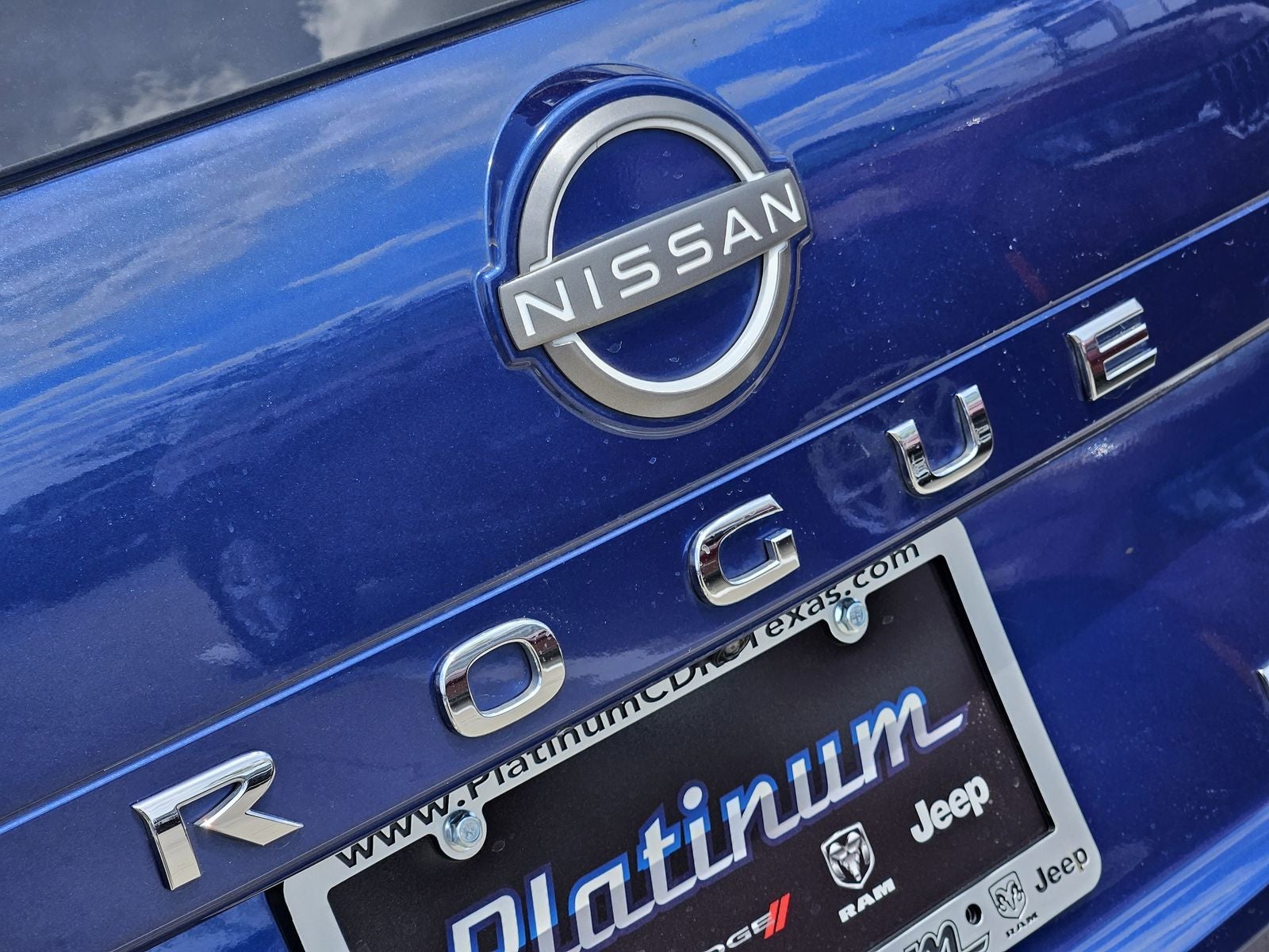 2023 Nissan Rogue Platinum FWD