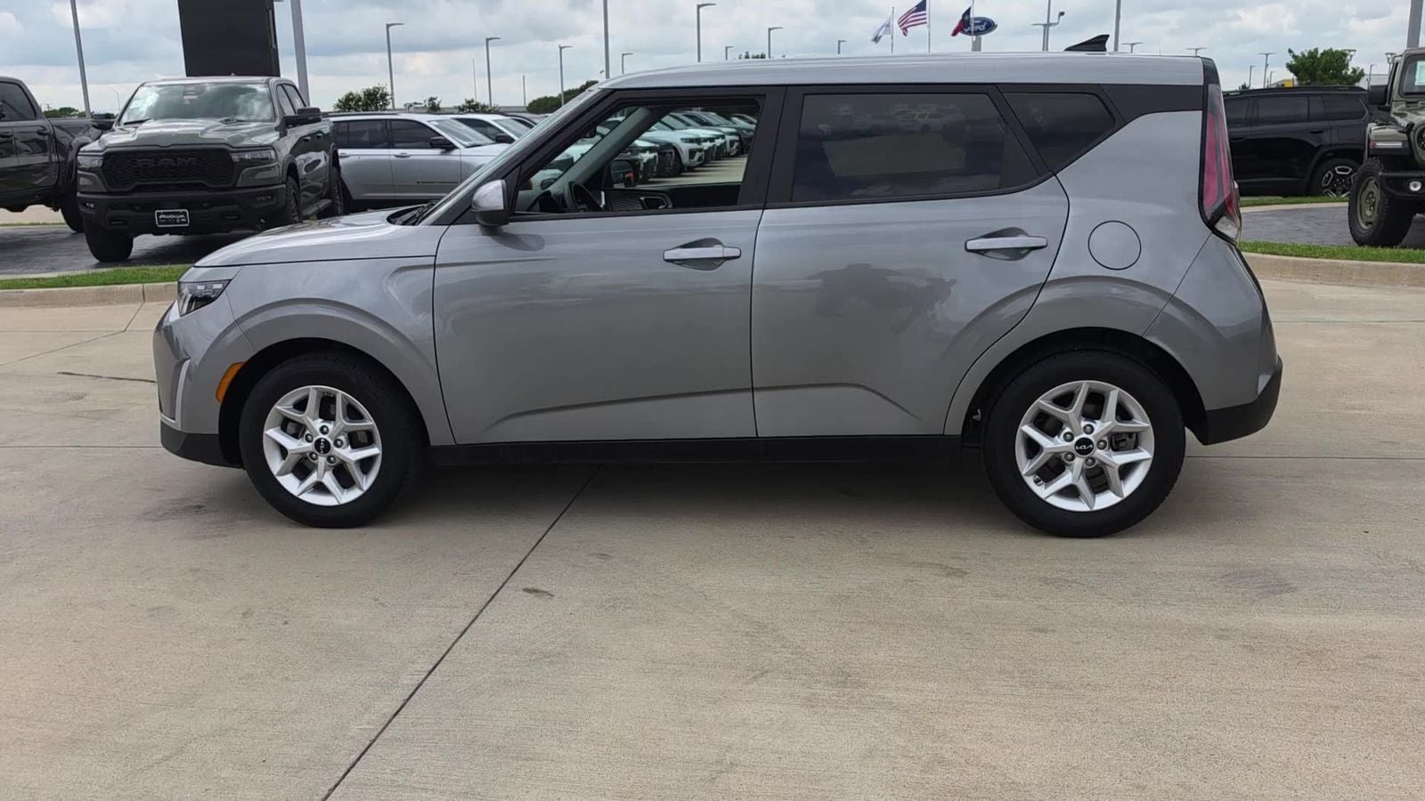 2023 Kia Soul LX