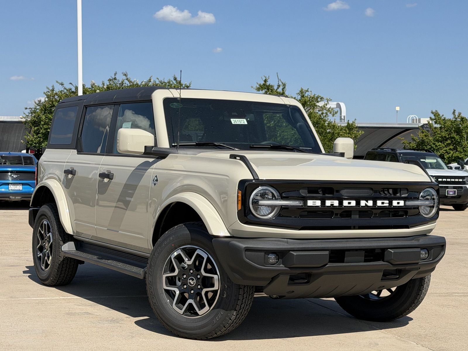 2026 Ford Bronco Outer Banks