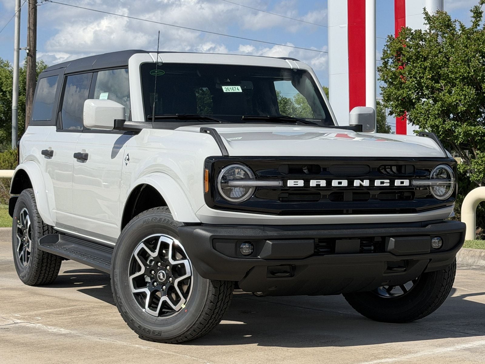 2026 Ford Bronco Outer Banks