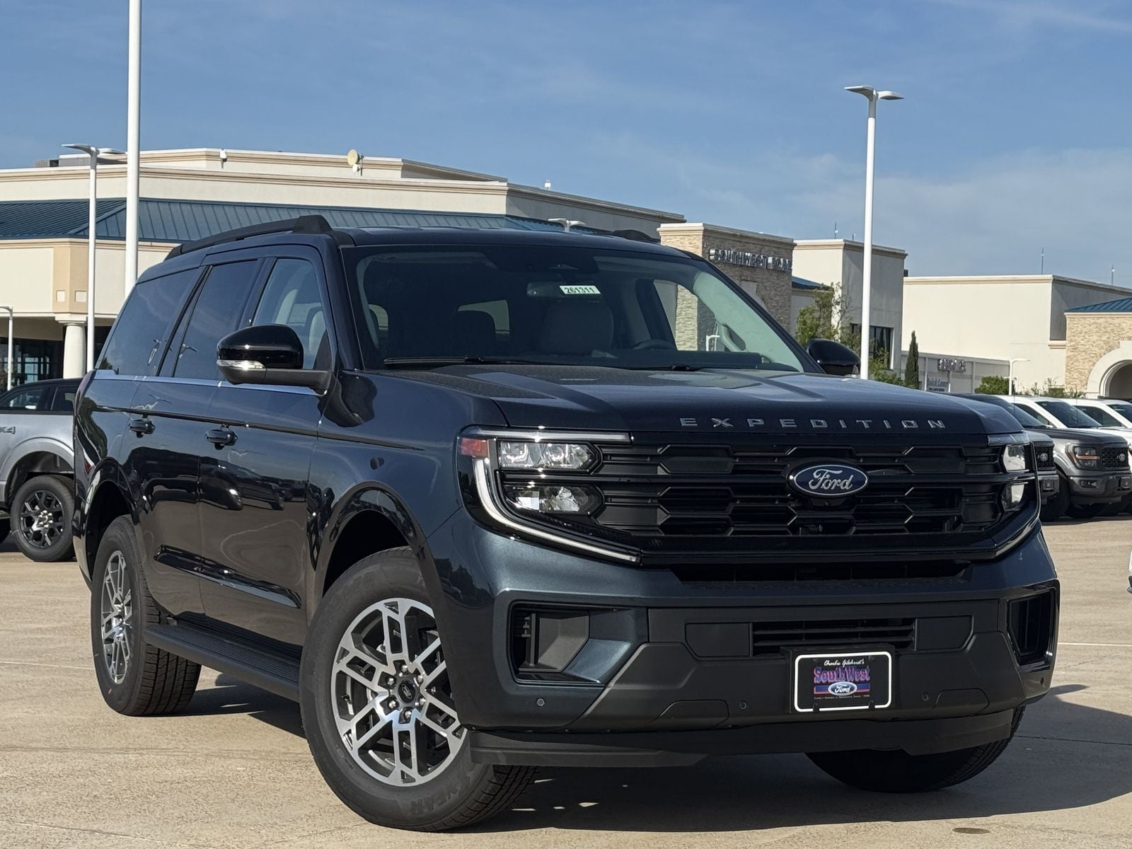 2026 Ford Expedition Active