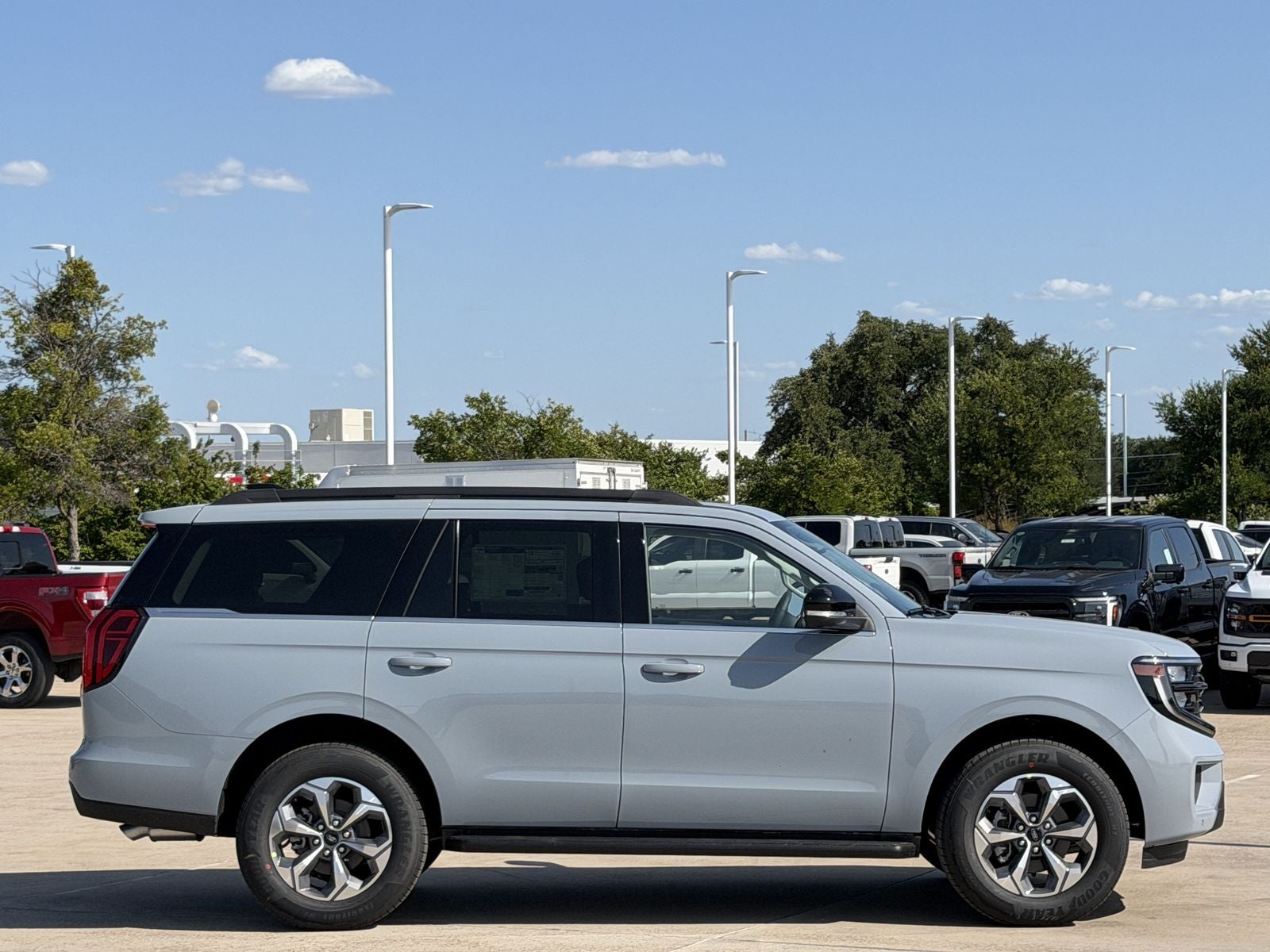 2027 Ford Expedition Active