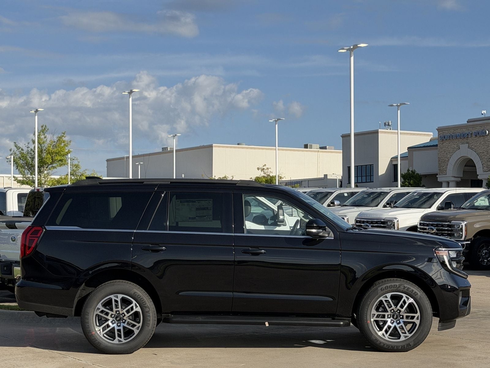 2026 Ford Expedition Active