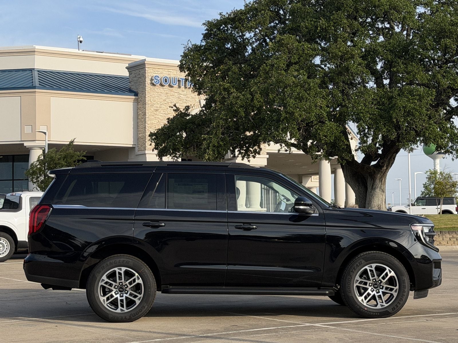 2026 Ford Expedition Active