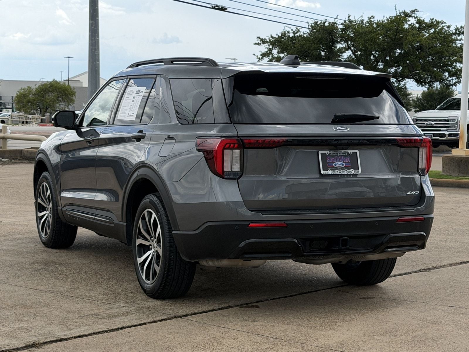 2025 Ford Explorer ST-Line